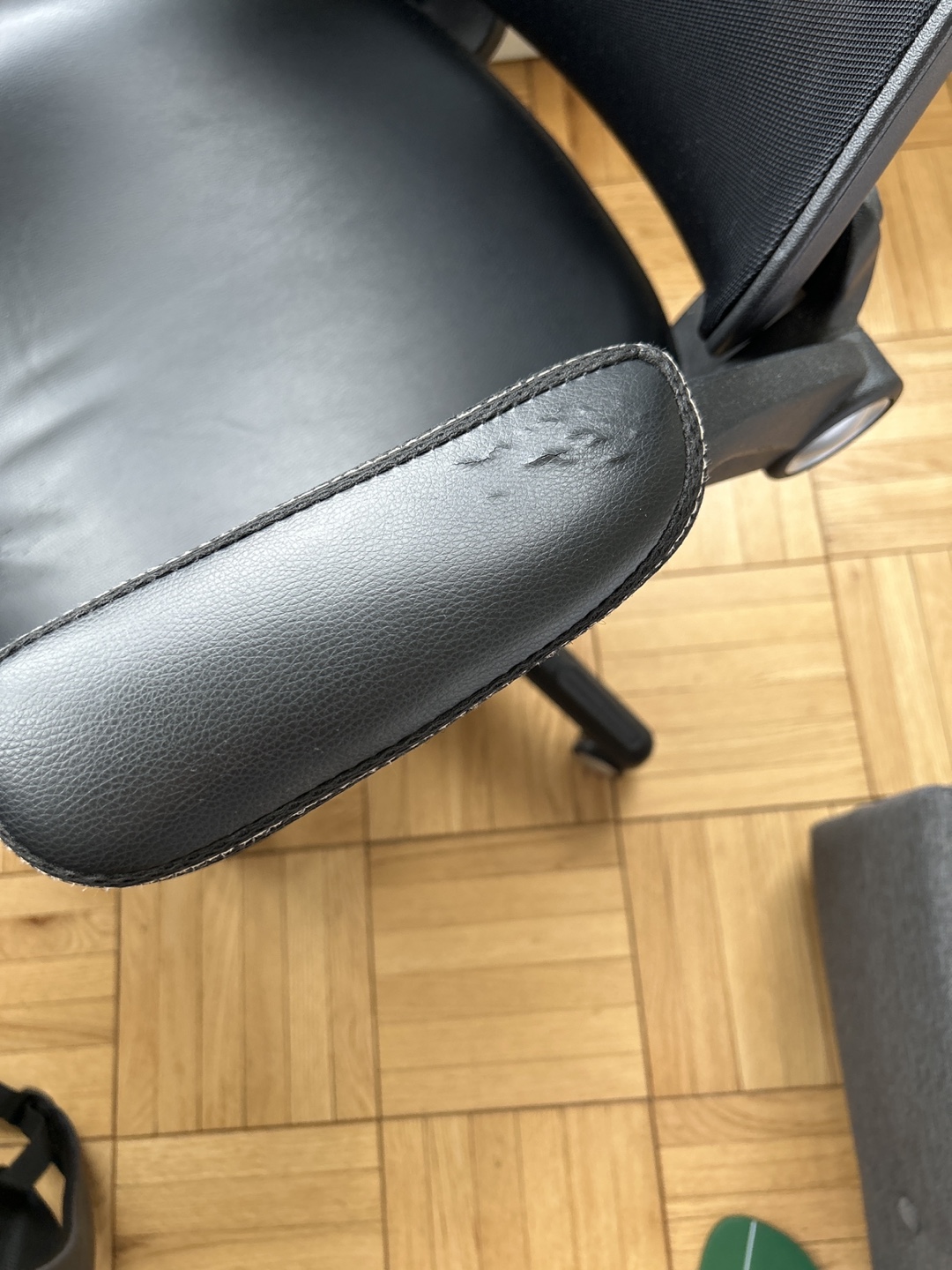 Ergonomic office chair - photo 3