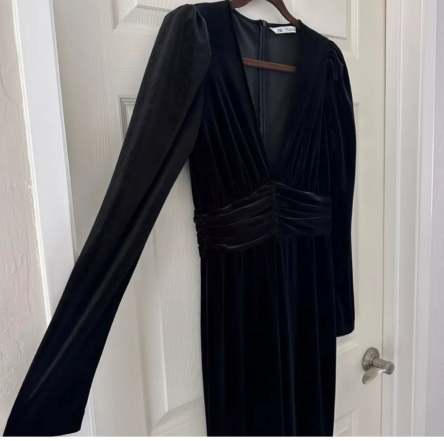 ZARA Velvet Jumpsuit Long sleeve flare leg Black Women’s size L image indicator(5)