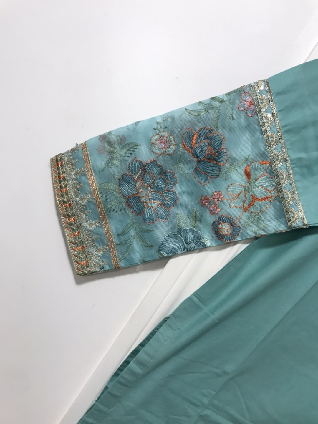 Embroidered Pakistani/Eastern Suit Set - photo 3