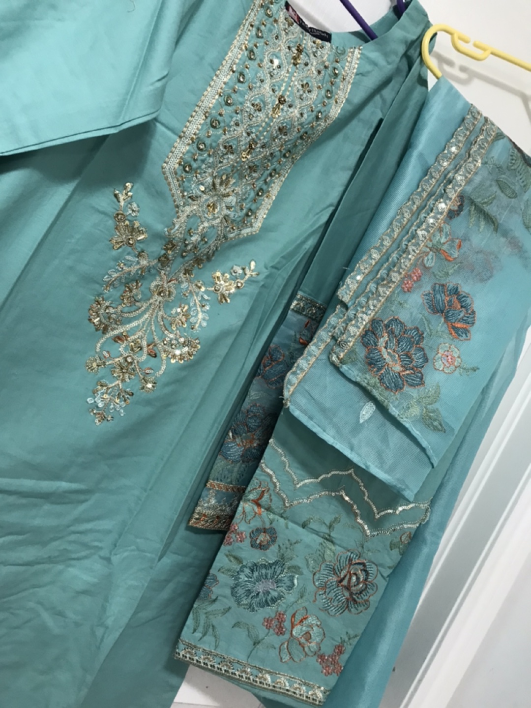 Embroidered Pakistani/Eastern Suit Set - photo 4