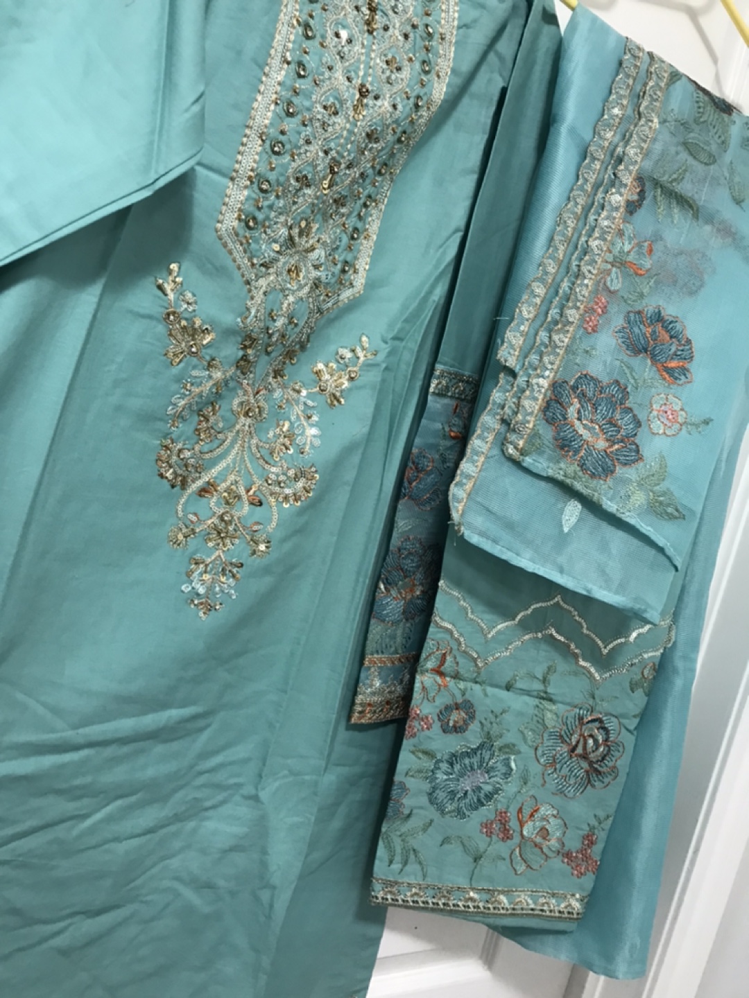 Embroidered Pakistani/Eastern Suit Set - photo 5