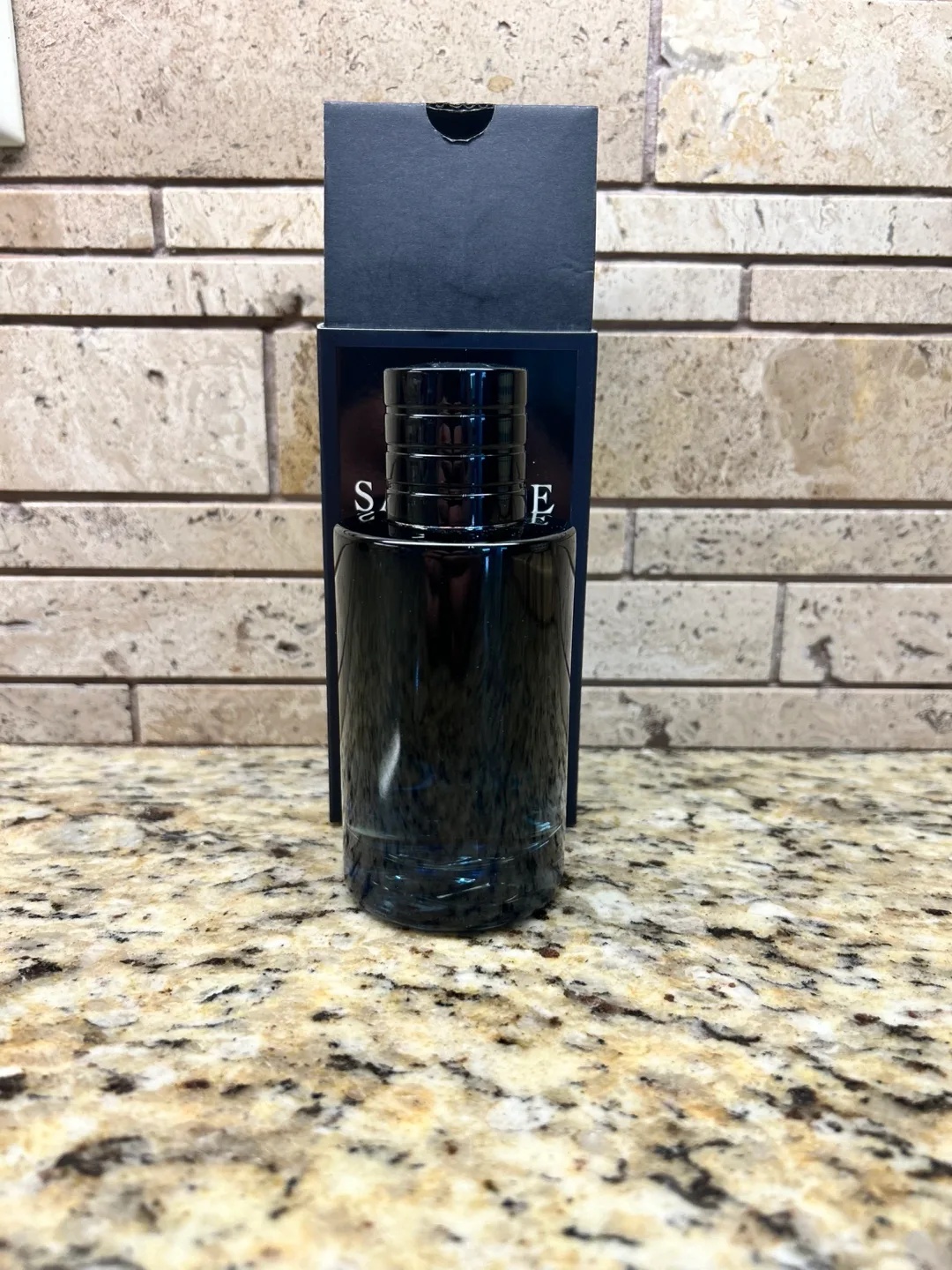 *BRAND NEW* dior savage cologne 100ML image indicator(2)