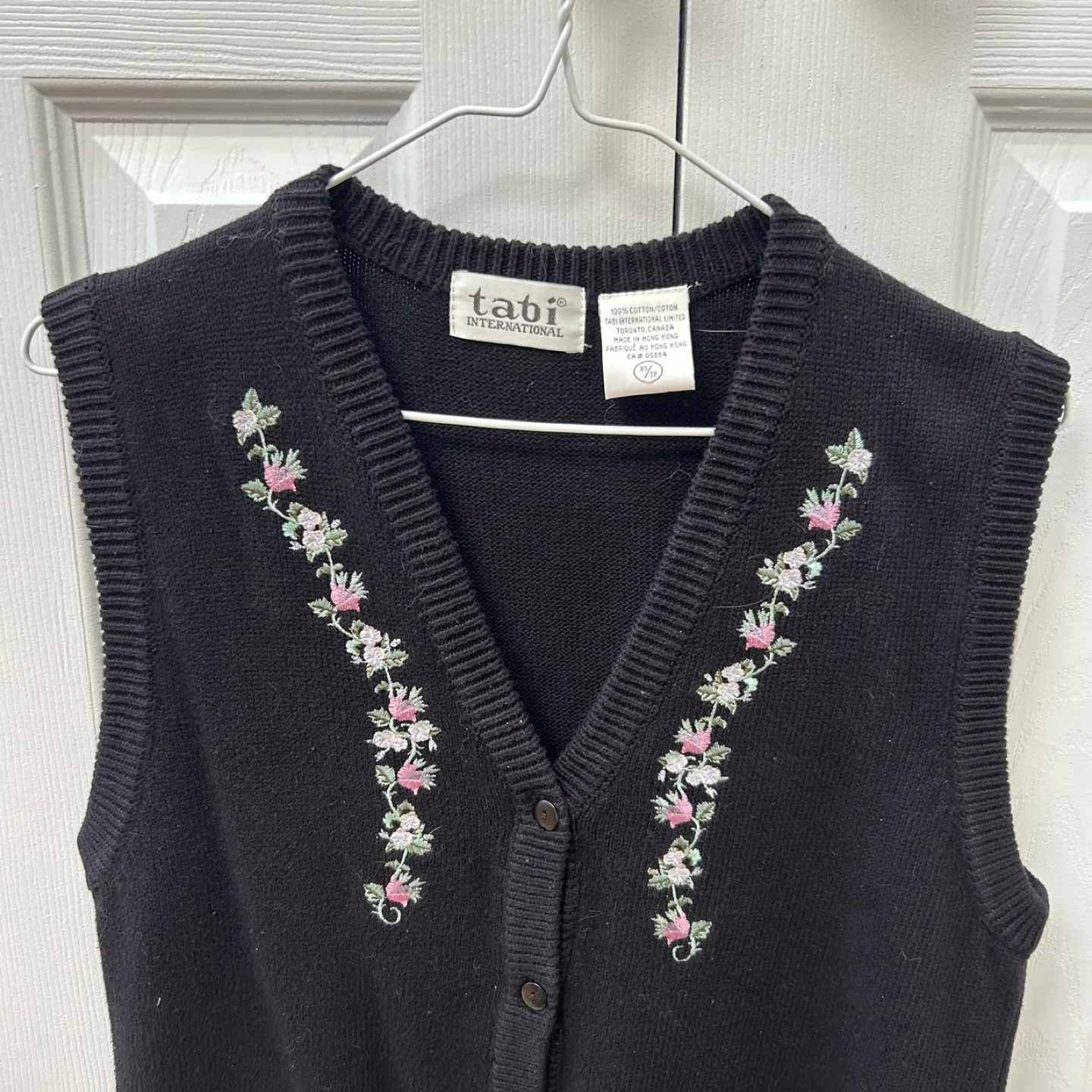 Women’s Cozy Black V-Neck Sweater with Floral Embroidering image indicator(2)