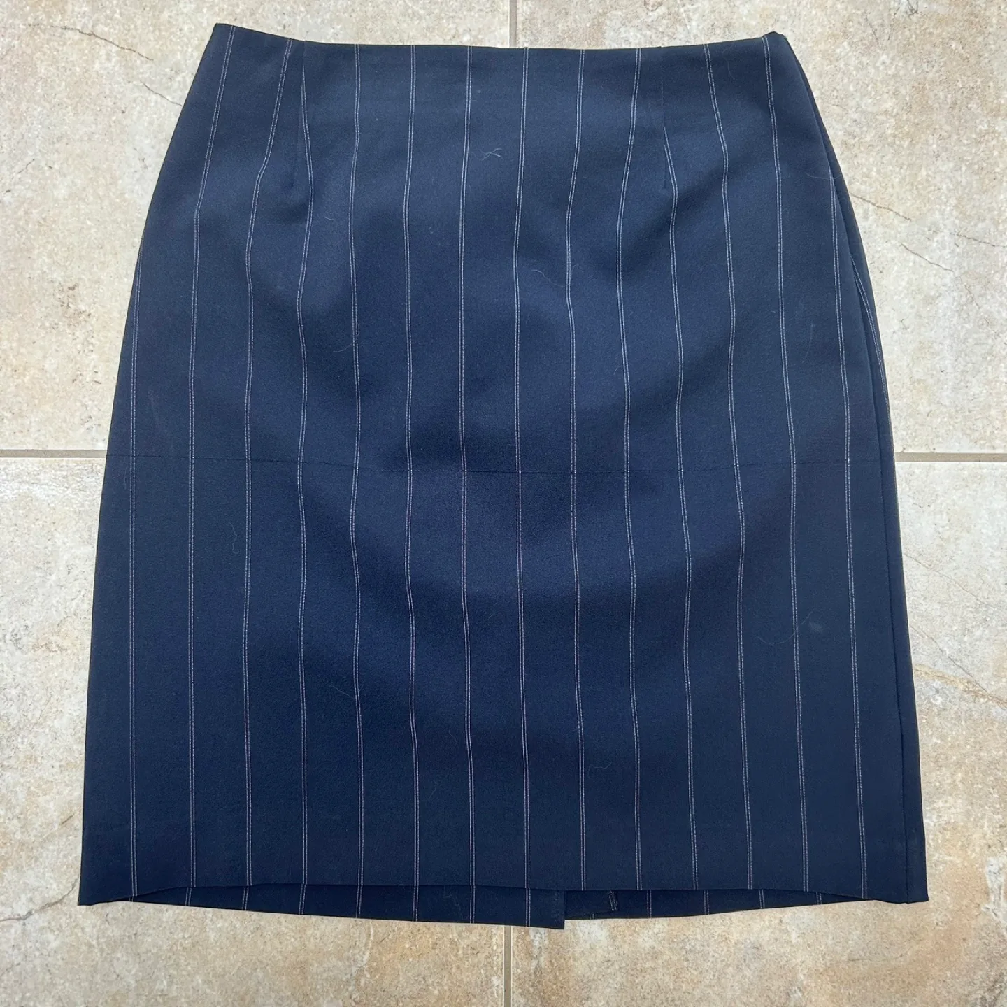 Navy Blue White Pinstripe Knee-Length Pencil Skirt (Size US 6) thumbnail