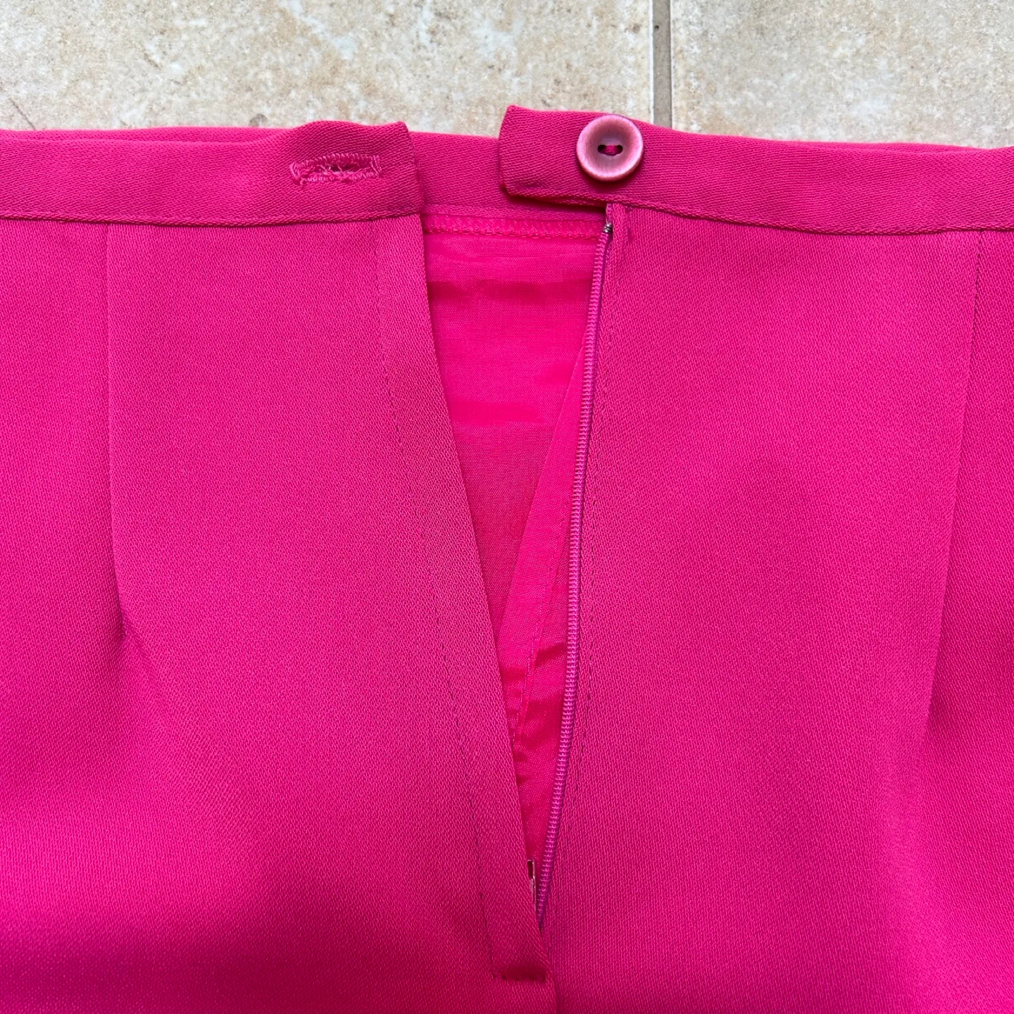 Pink Womens Knee-Length Pencil Skirt with Slit (Size US 4) image indicator(3)