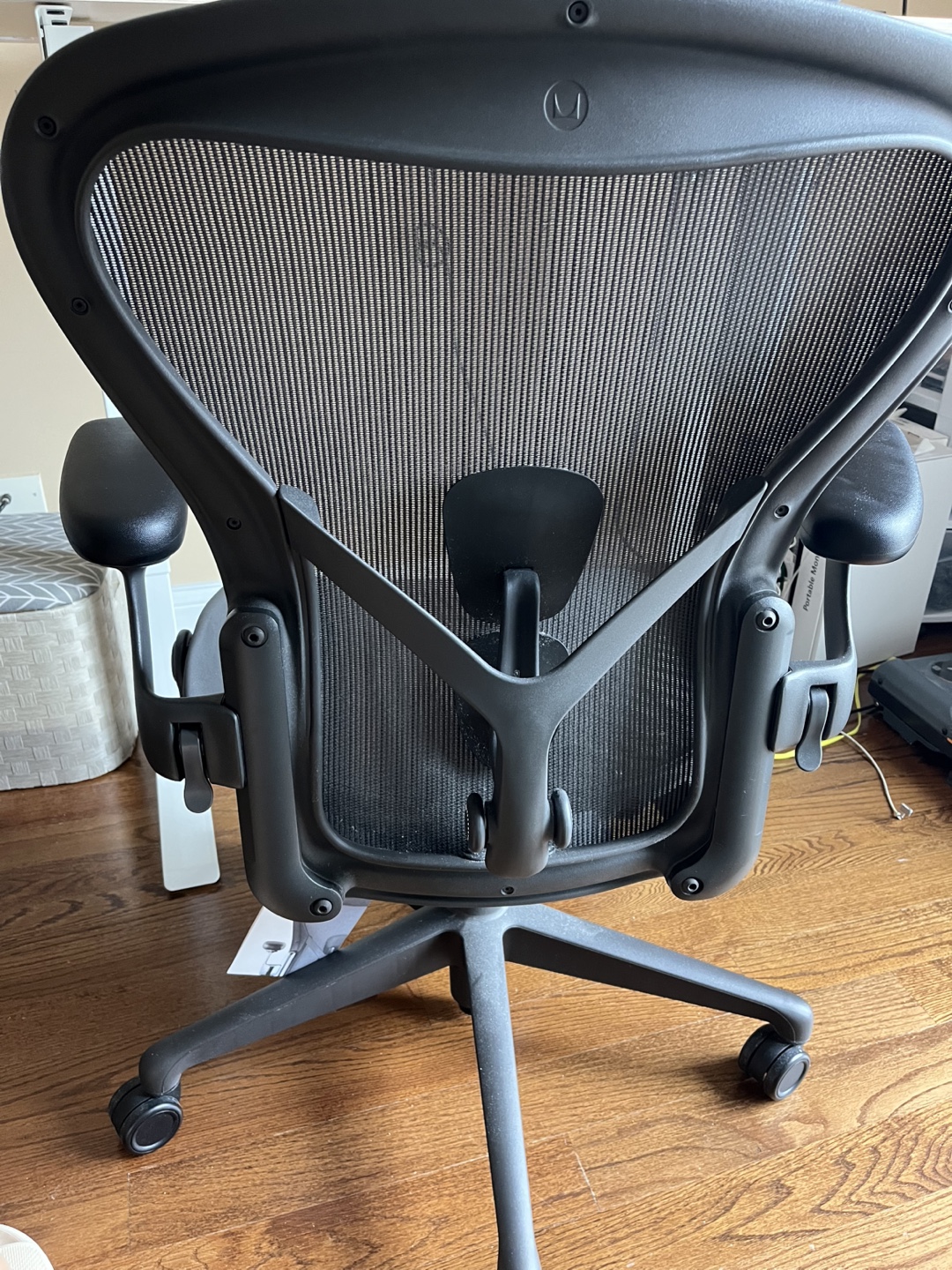 Herman Miller Aeron Chair - photo 2