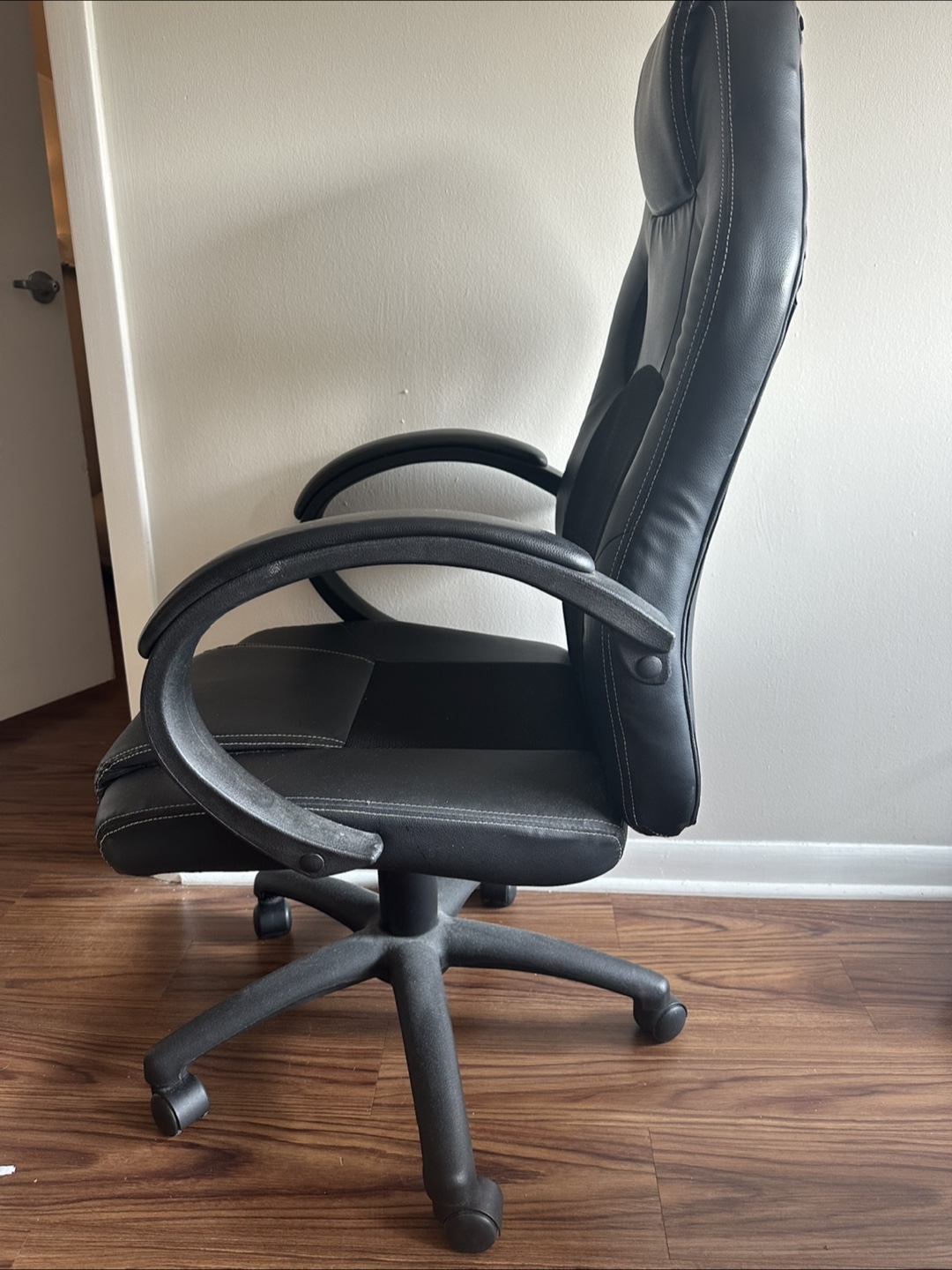 Black Office Chair - photo 2