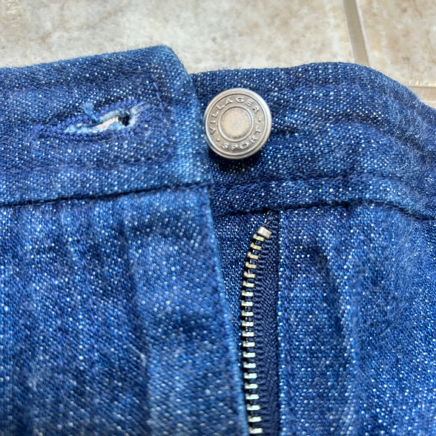 Liz Claiborne Denim Blue Knee-Length A-Line Skirt (Size US 6P) image indicator(3)