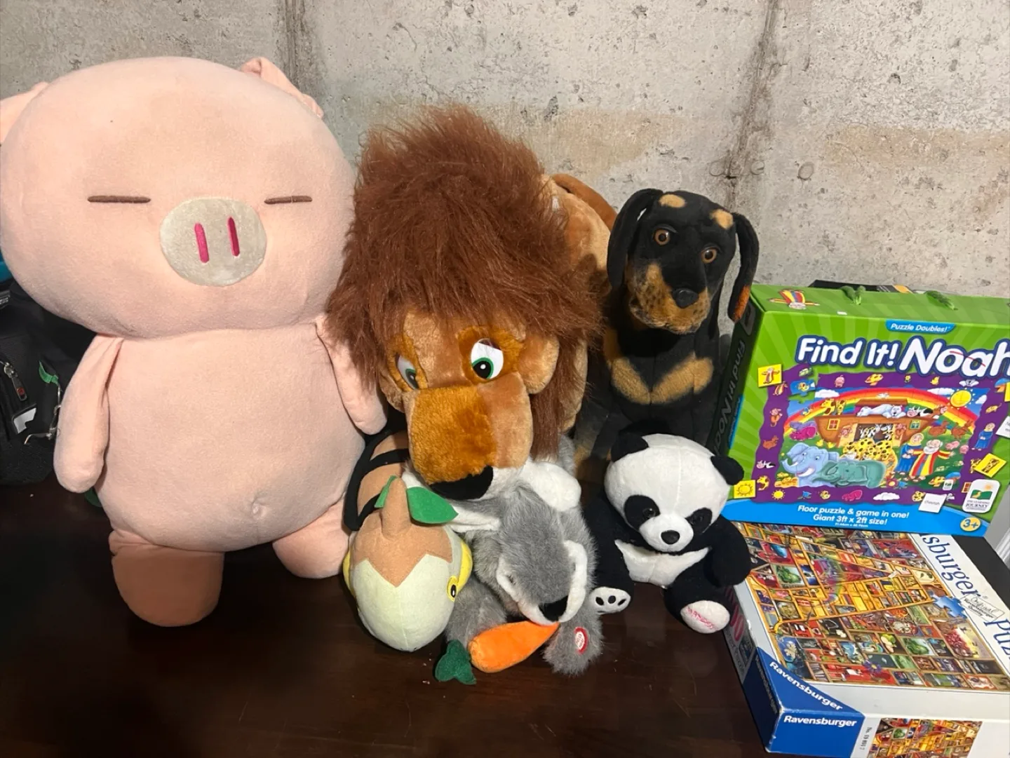 Plush Toys & Puzzles Bundle thumbnail