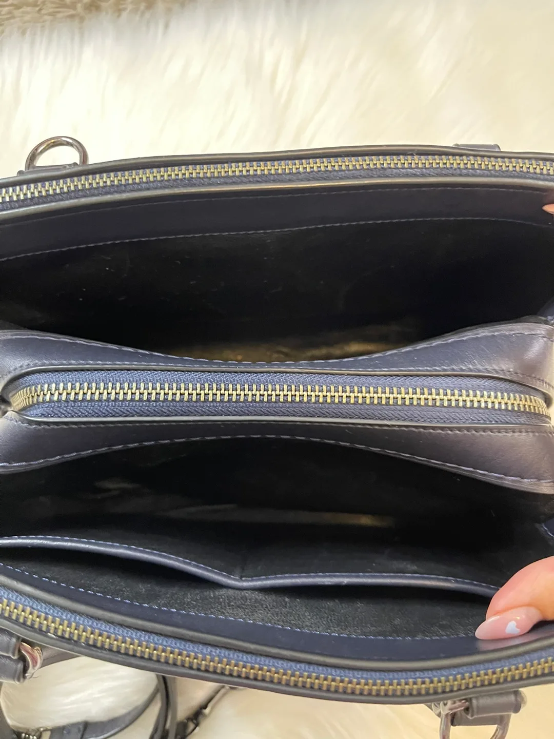 COACH BROOKLYN 34 CARRYALL HANDBAG Navy Blue Pebbled Leather image indicator(7)