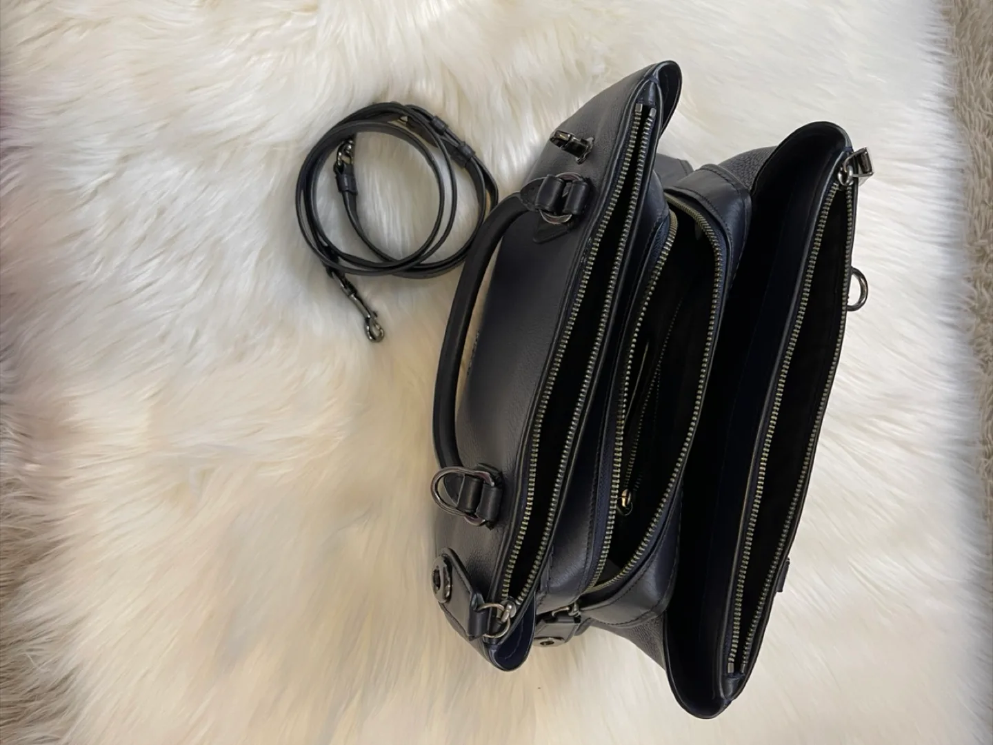 COACH BROOKLYN 34 CARRYALL HANDBAG Navy Blue Pebbled Leather image indicator(9)