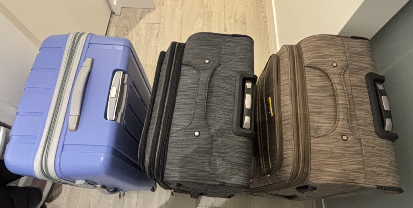 28" large checked luggage/suitcase - photo 3