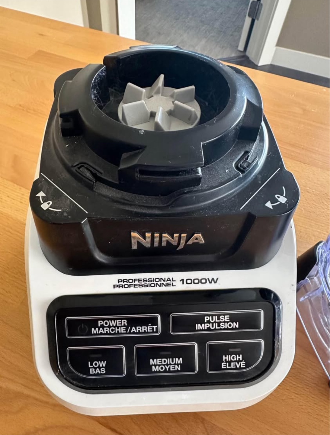 Ninja Professional 1000 watt Blender - photo 2