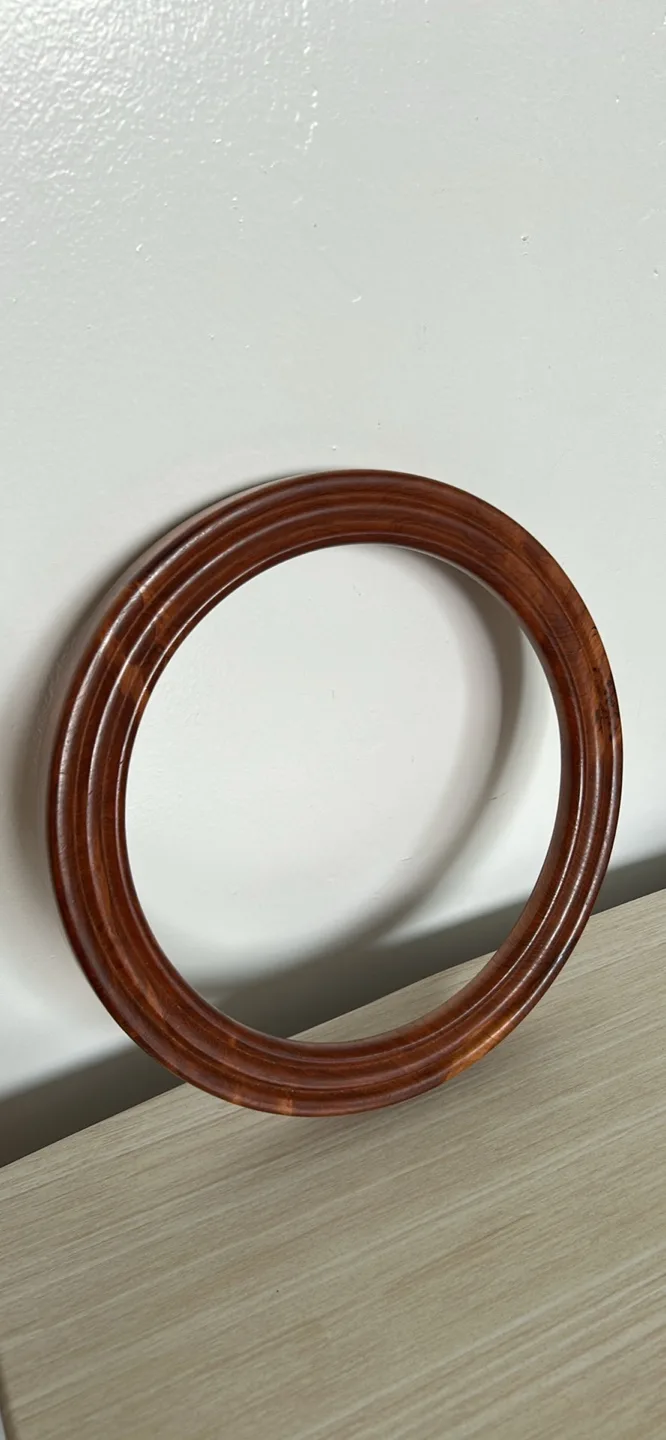 Wooden Round Frame thumbnail