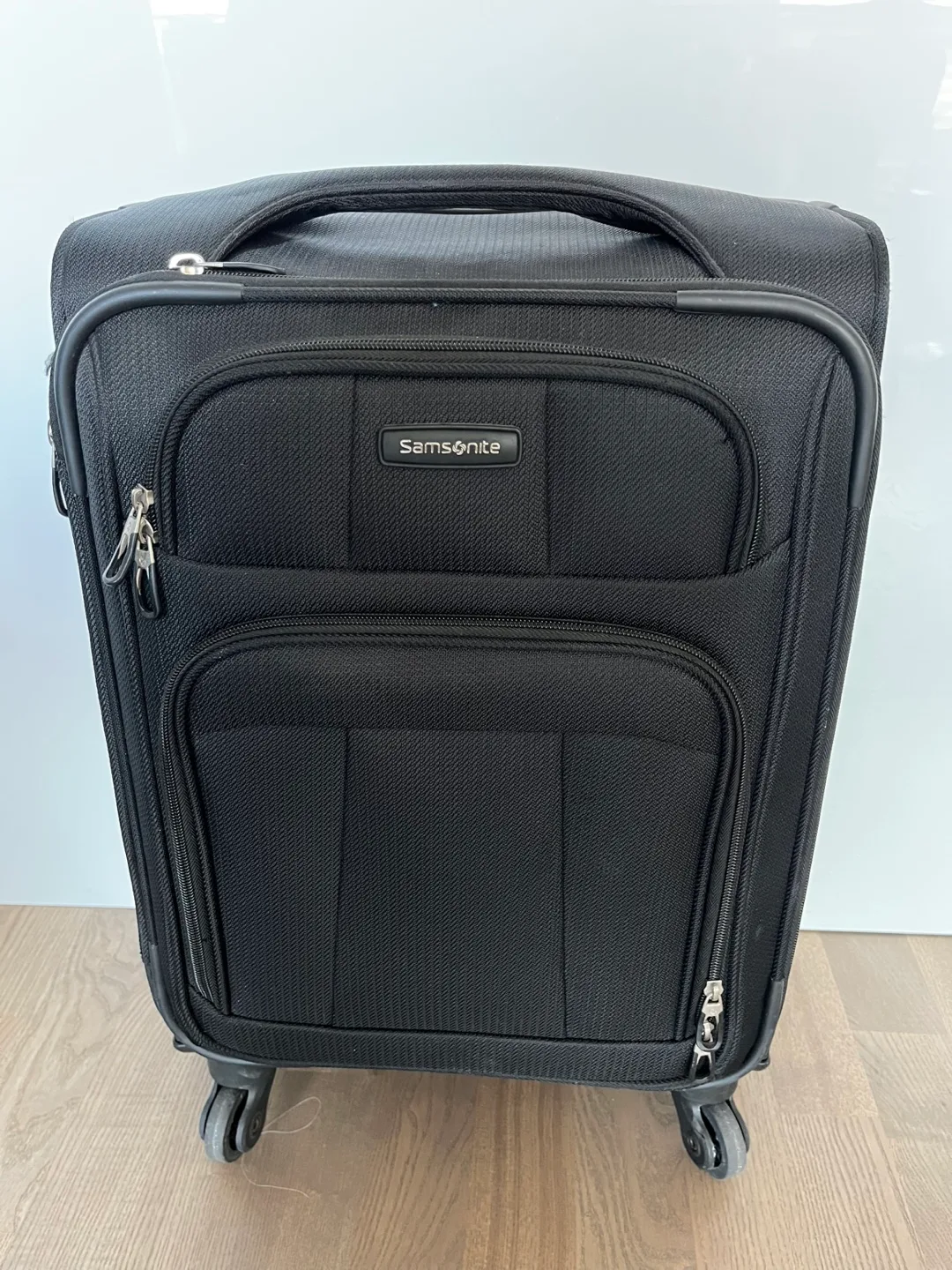 Samsonite Rolling carryon/checked bag thumbnail