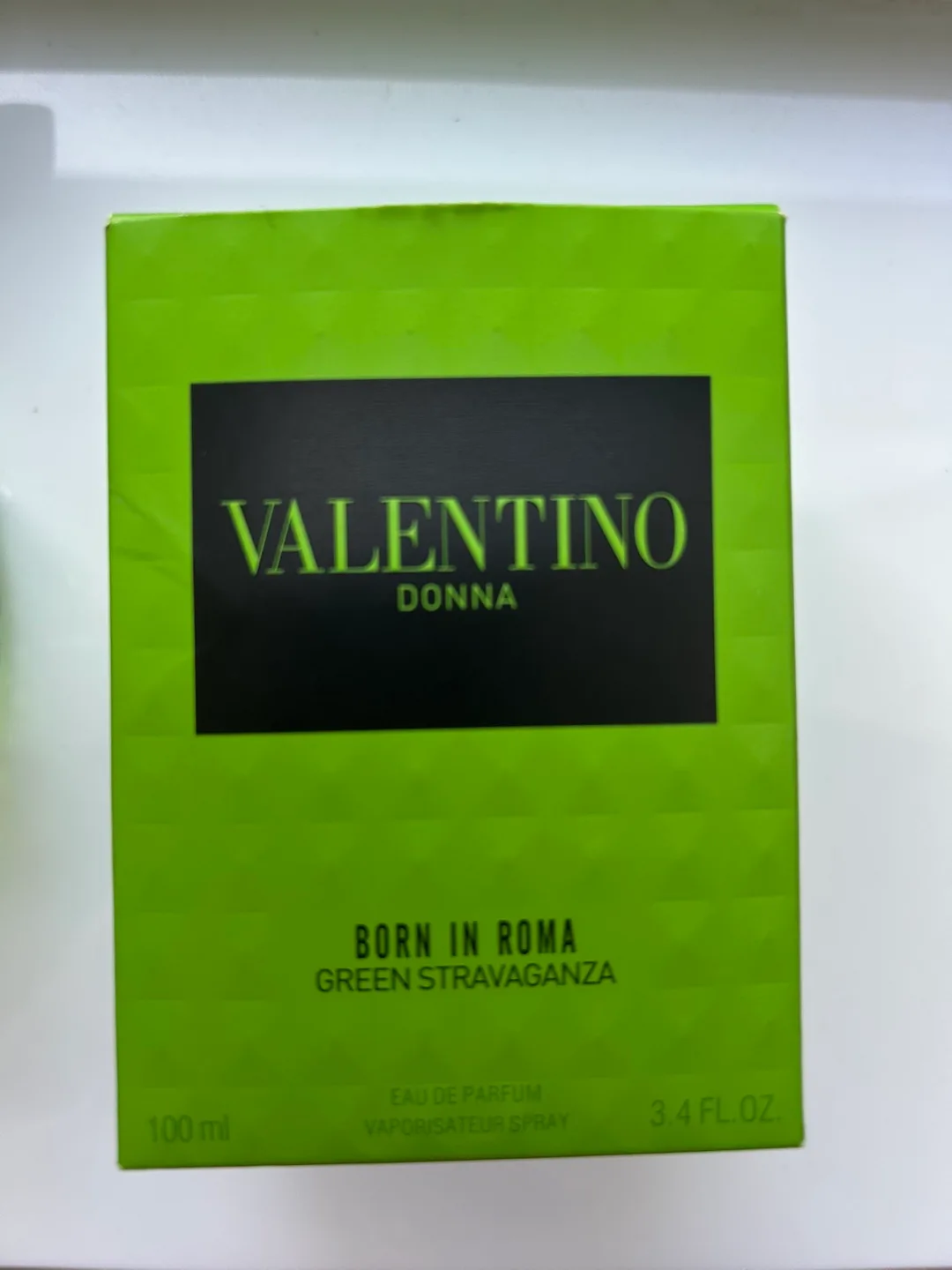 Valentino Donna Born in Roma Green Stravaganza Perfume 100ml image indicator(4)