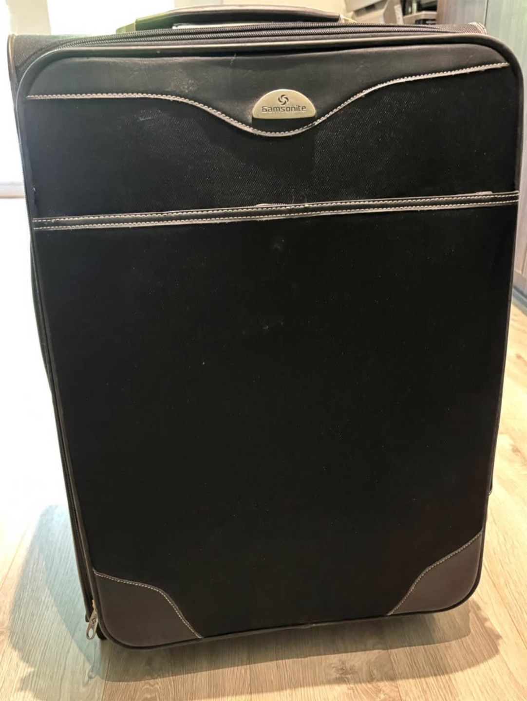 24" x 16.5" x 10.5" Samsonite checked luggage/suitcase - photo 2