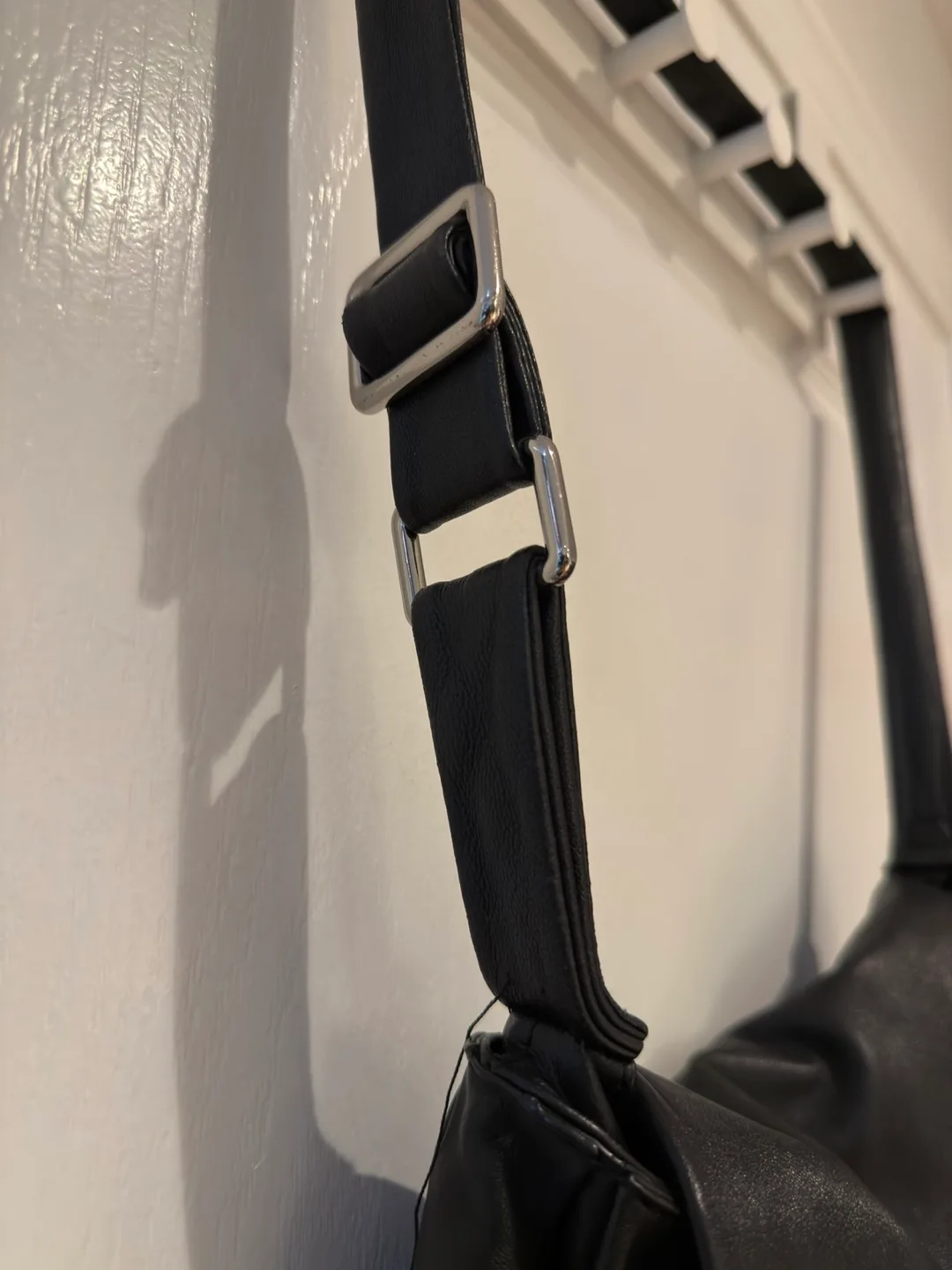 ZARA Black Shoulder Bag 100% leather image indicator(5)