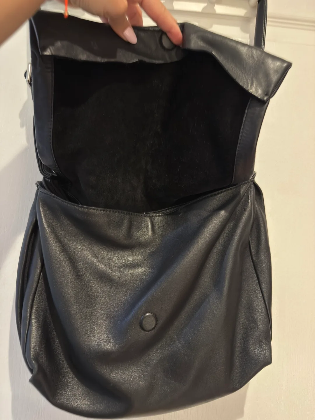 ZARA Black Shoulder Bag 100% leather image indicator(4)