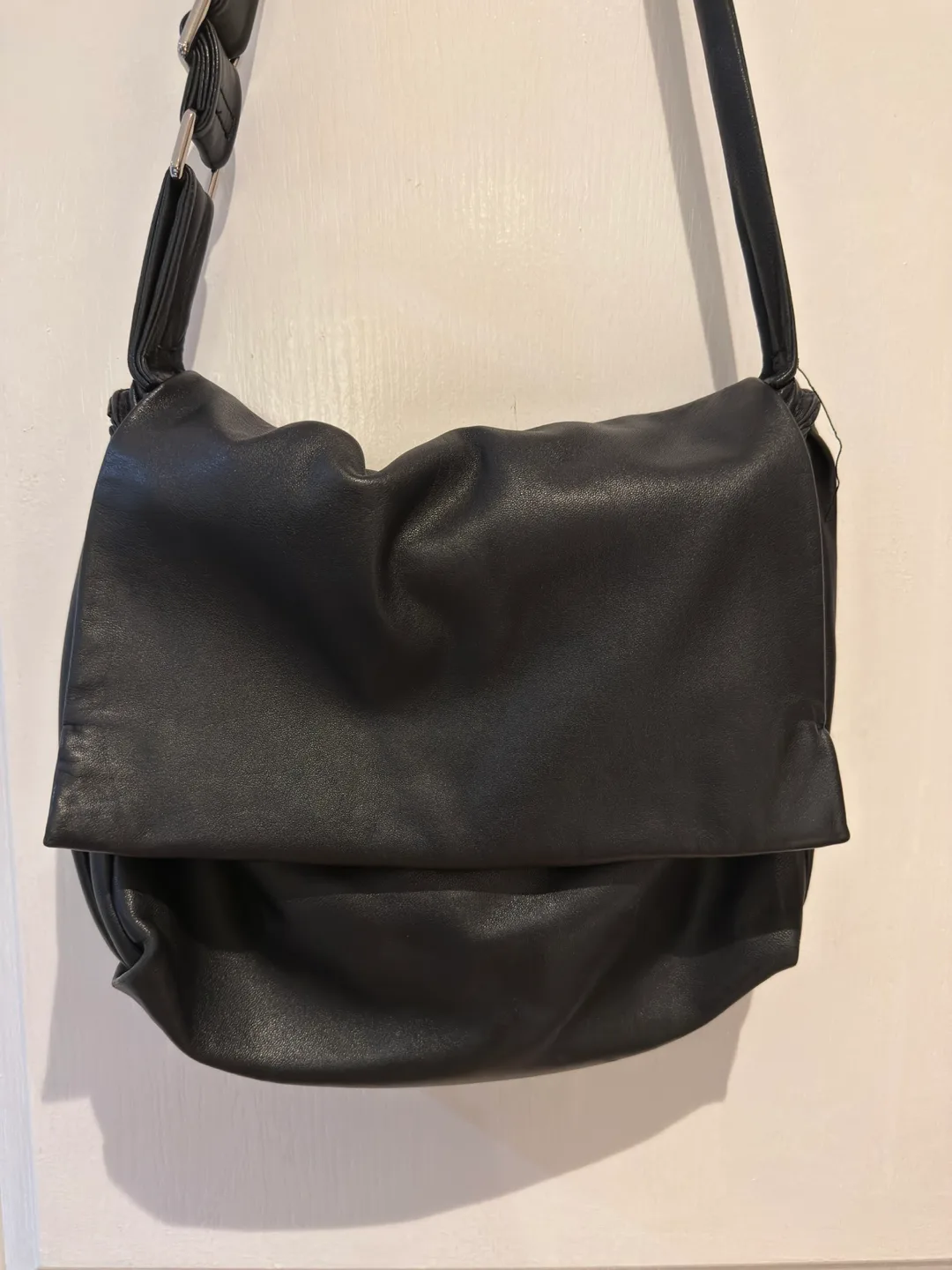 ZARA Black Shoulder Bag 100% leather image indicator(9)