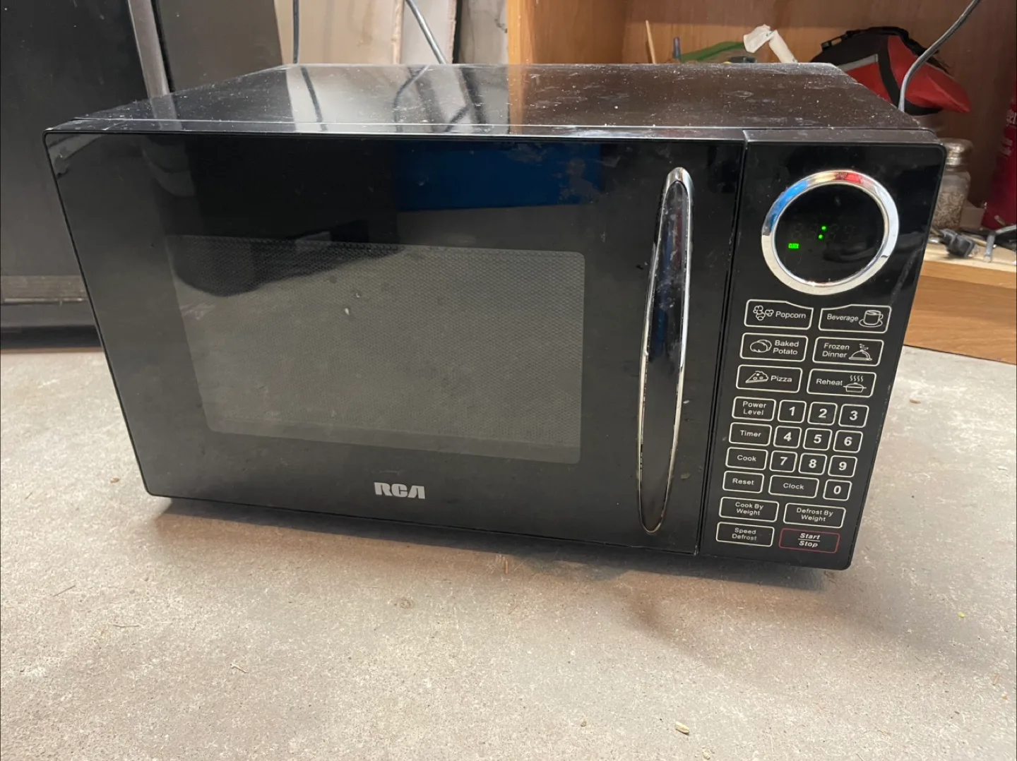 RCA Microwave Oven thumbnail