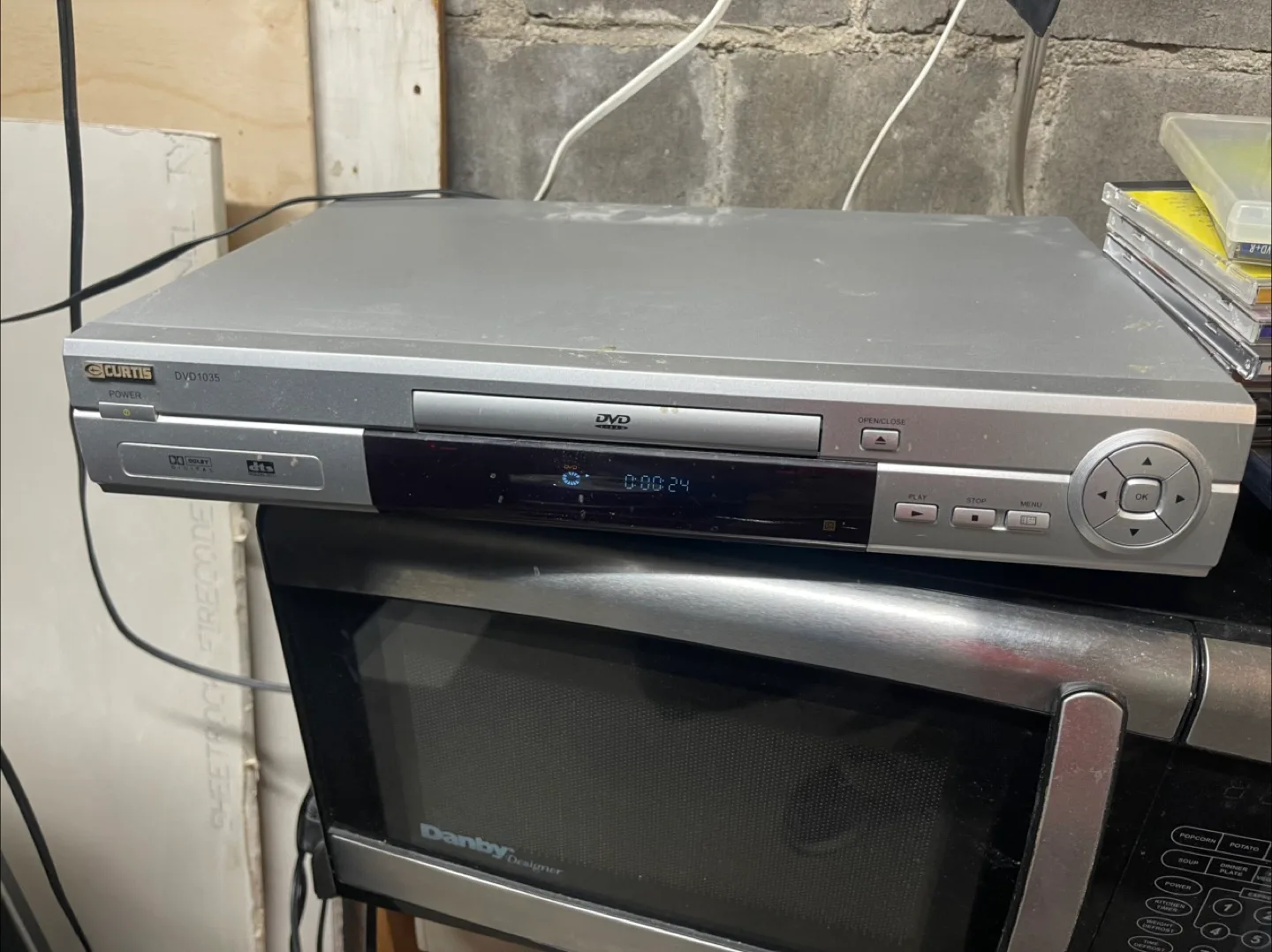 Curtis DVD Player thumbnail