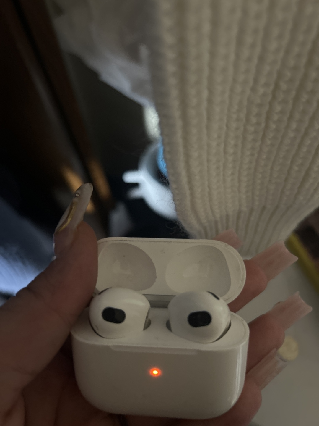 AirPod 4s