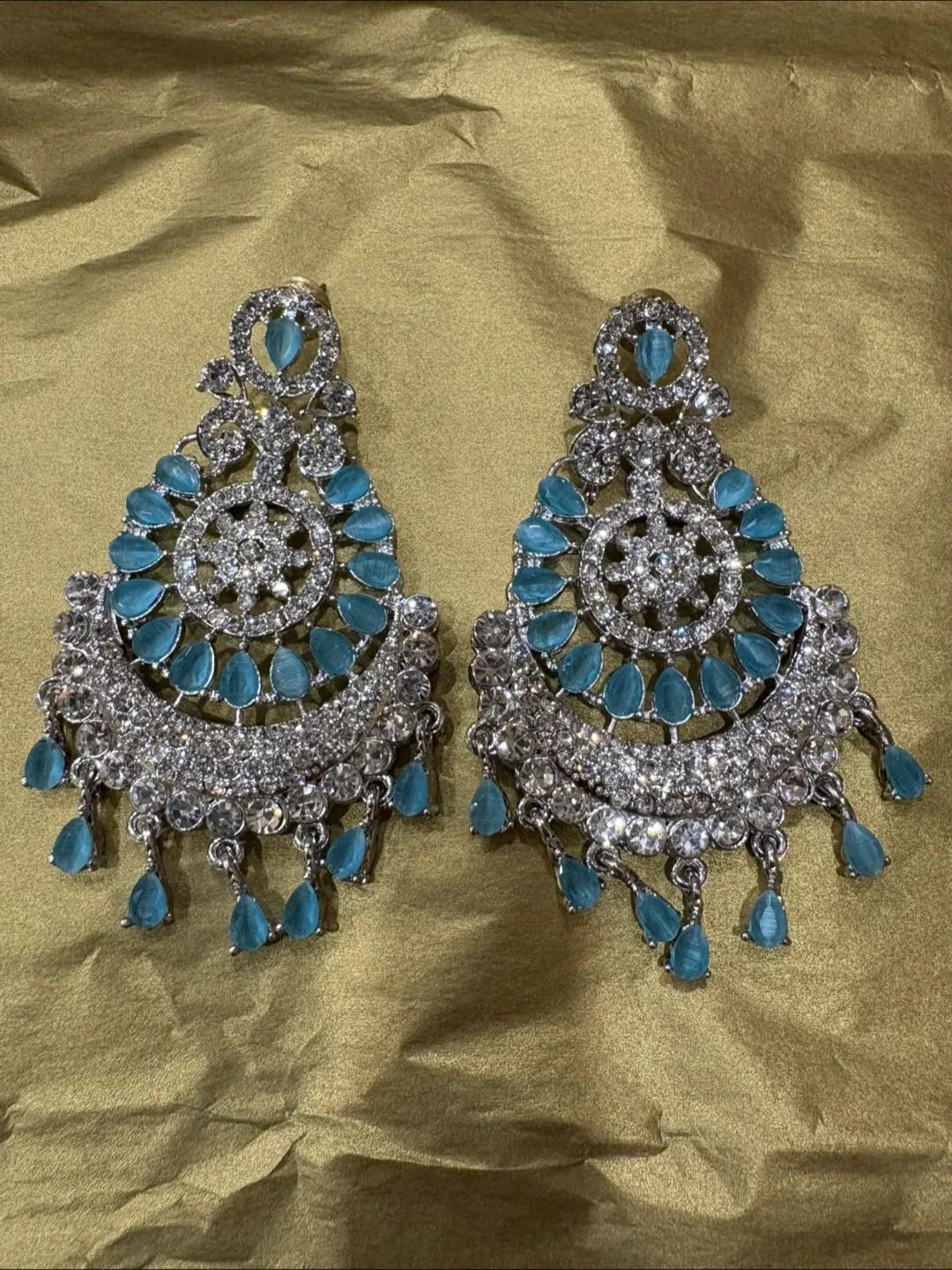 Elegant Turquoise Dangle Earrings thumbnail