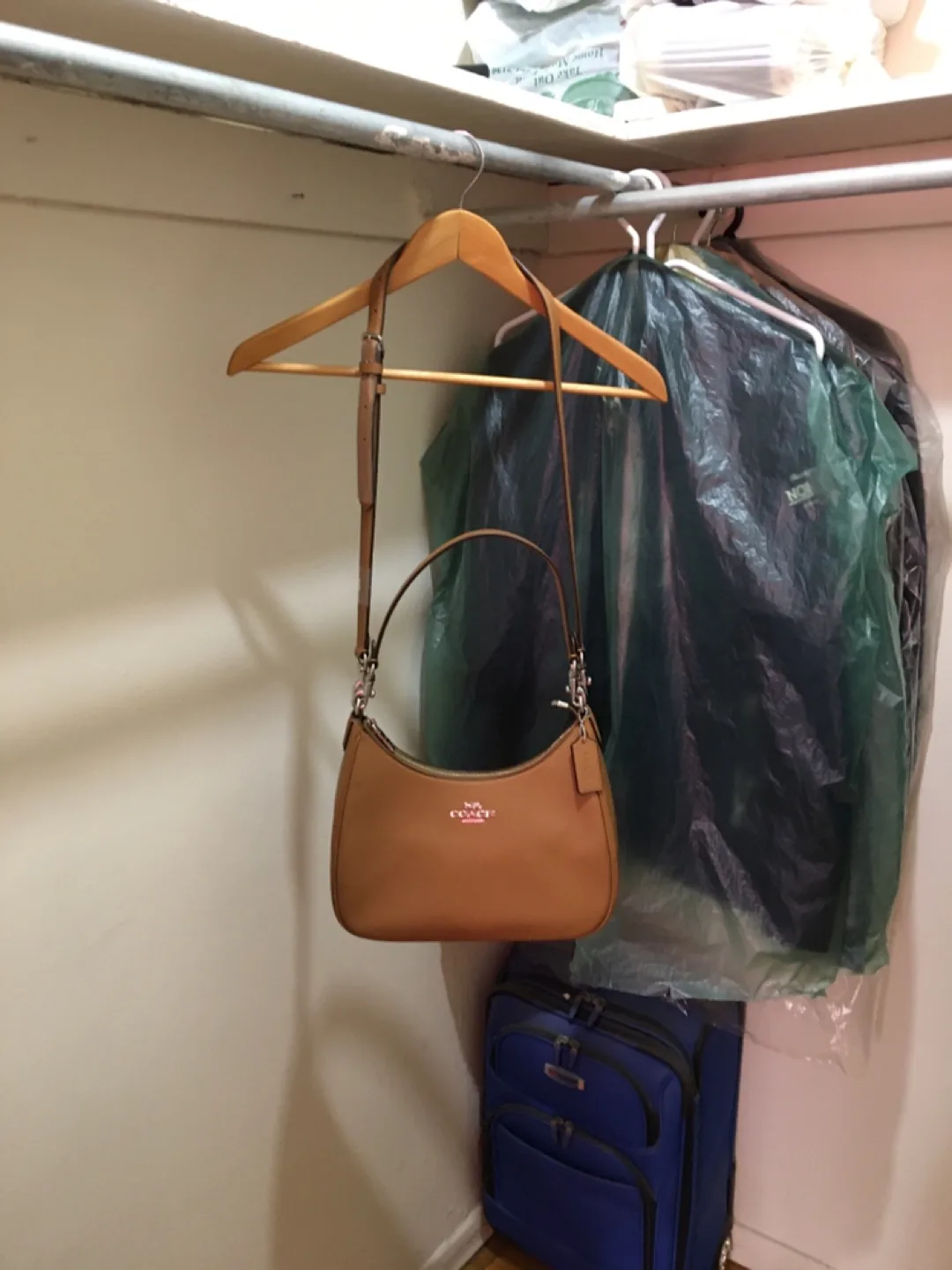 COACH WOMAN’S HANDBAG