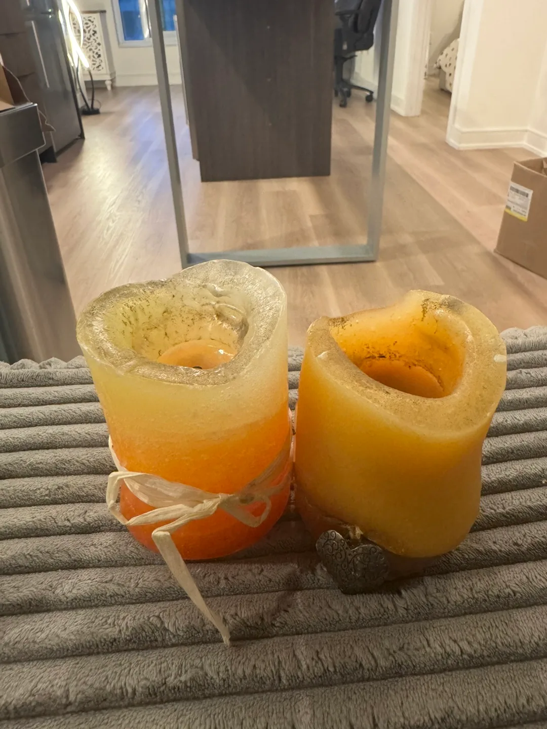Set of 2 Pillar Candles thumbnail