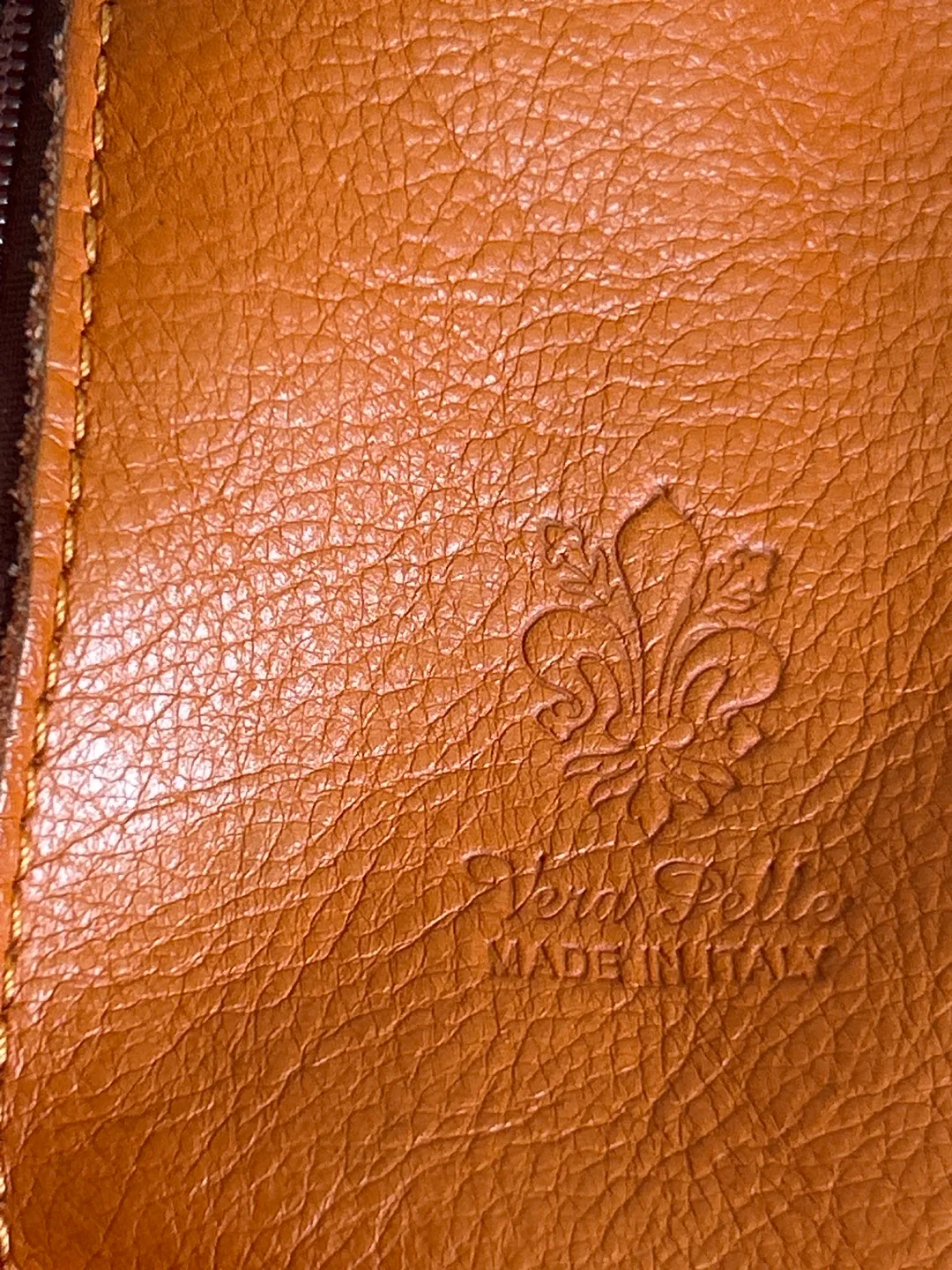 Vera Pelle Orange Leather Crossbody Bag image indicator(3)