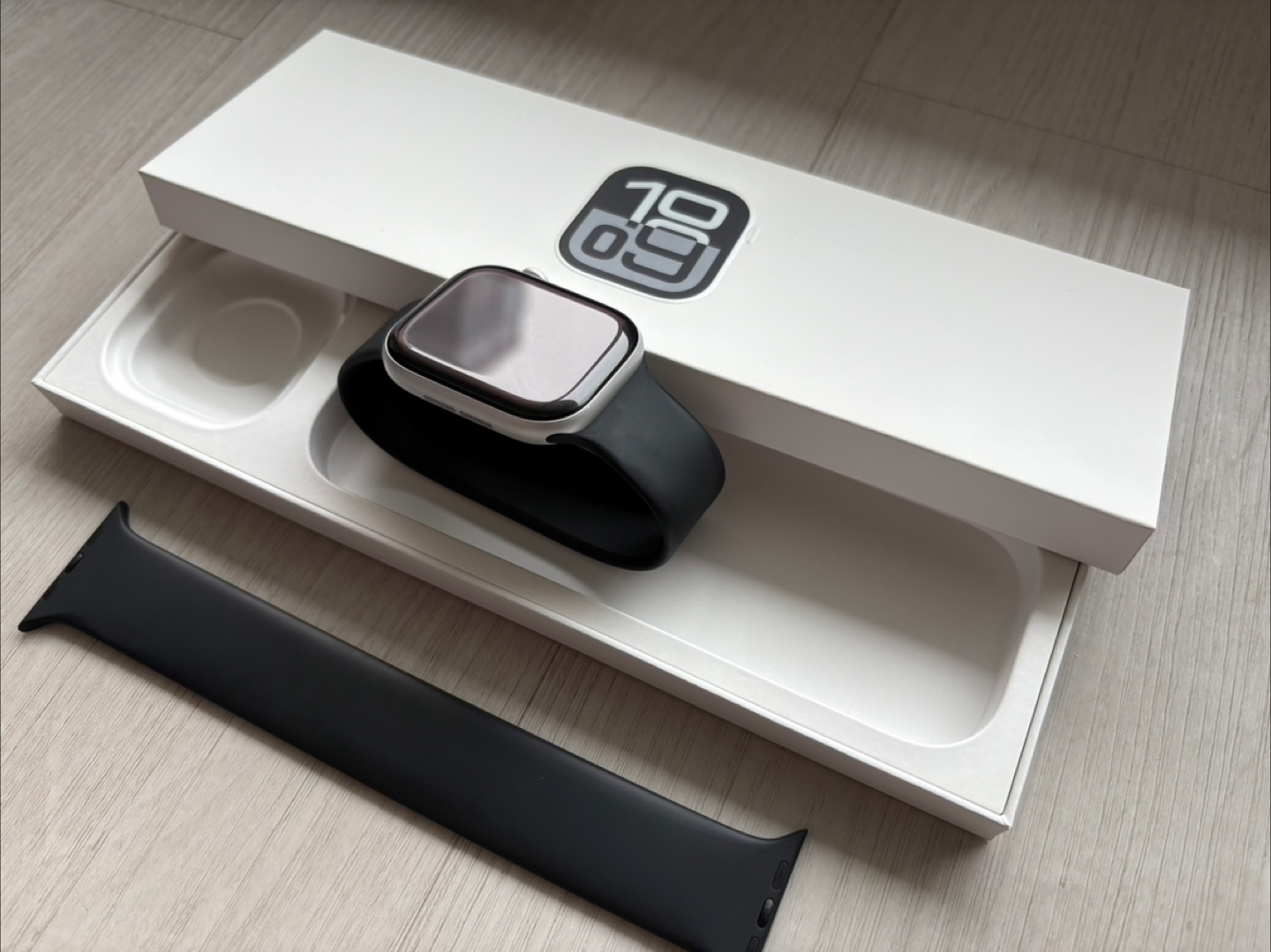 Apple Watch Series 10 GPS, 46mm, silver aluminum