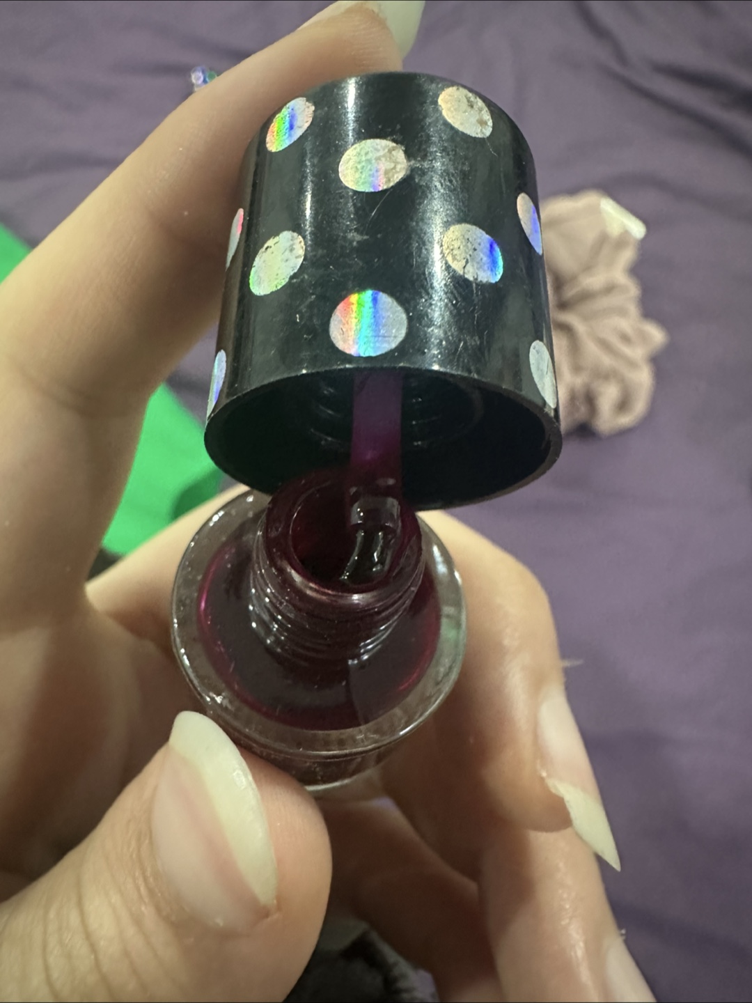 Wine red nail polish - photo 2