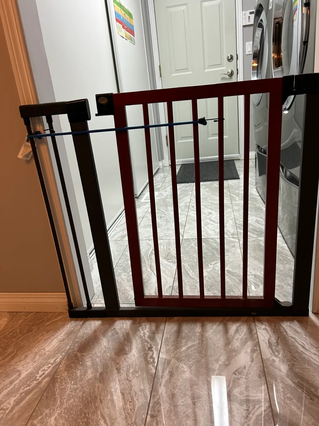 Munchkin Child Safety Gate (read description) thumbnail