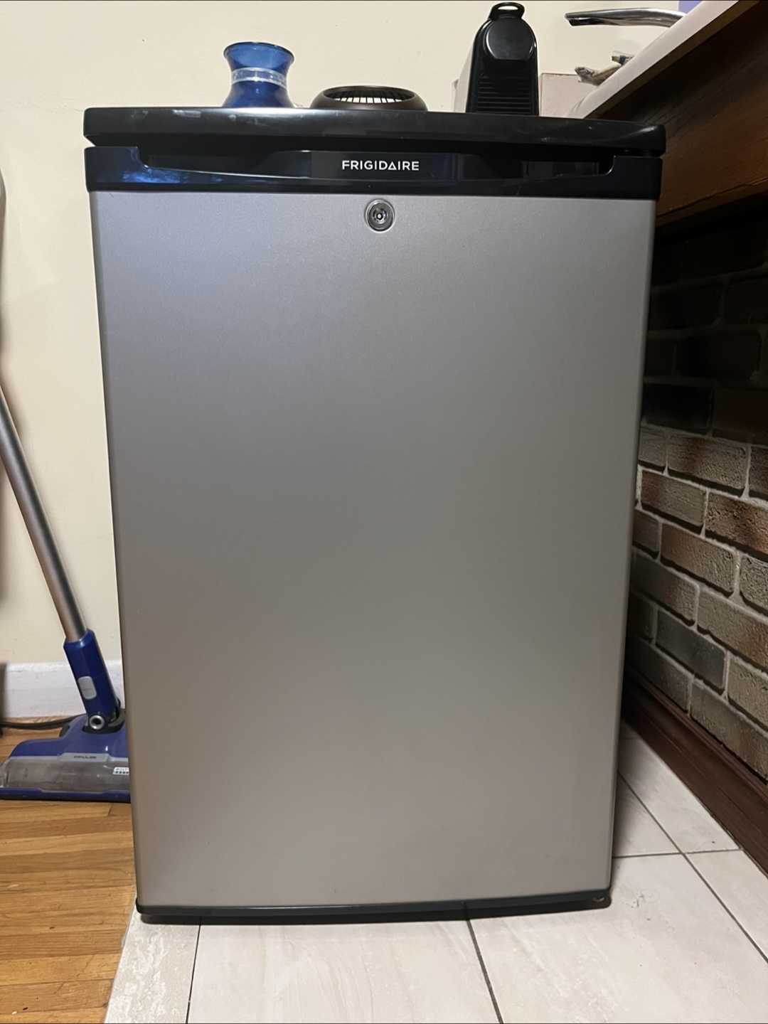Medium-Sized Fridge – Great Condition - photo 4