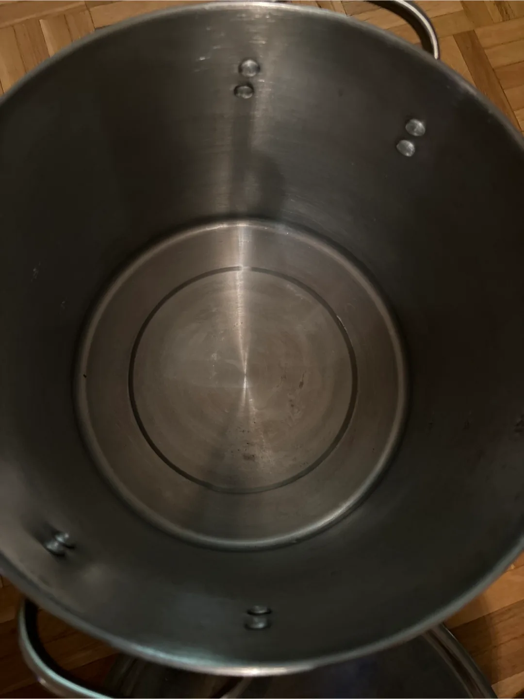 Stainless Steel Stockpot with Lid image indicator(4)