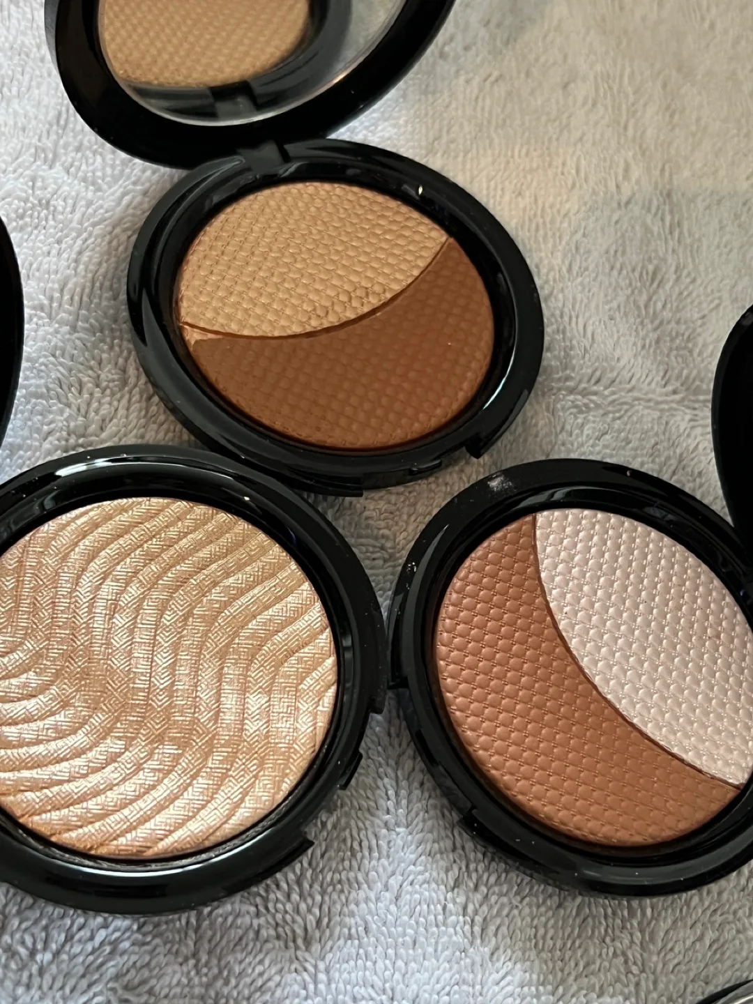 Assorted Brand Makeup bundle image indicator(5)