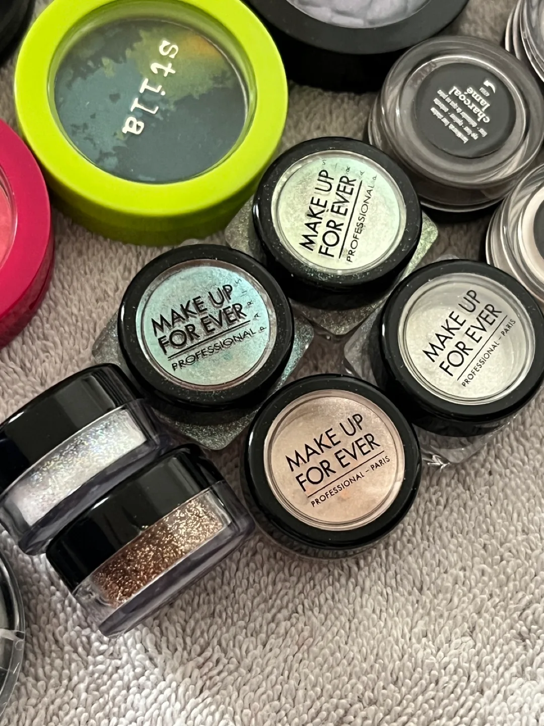 Assorted Brand Makeup bundle image indicator(4)