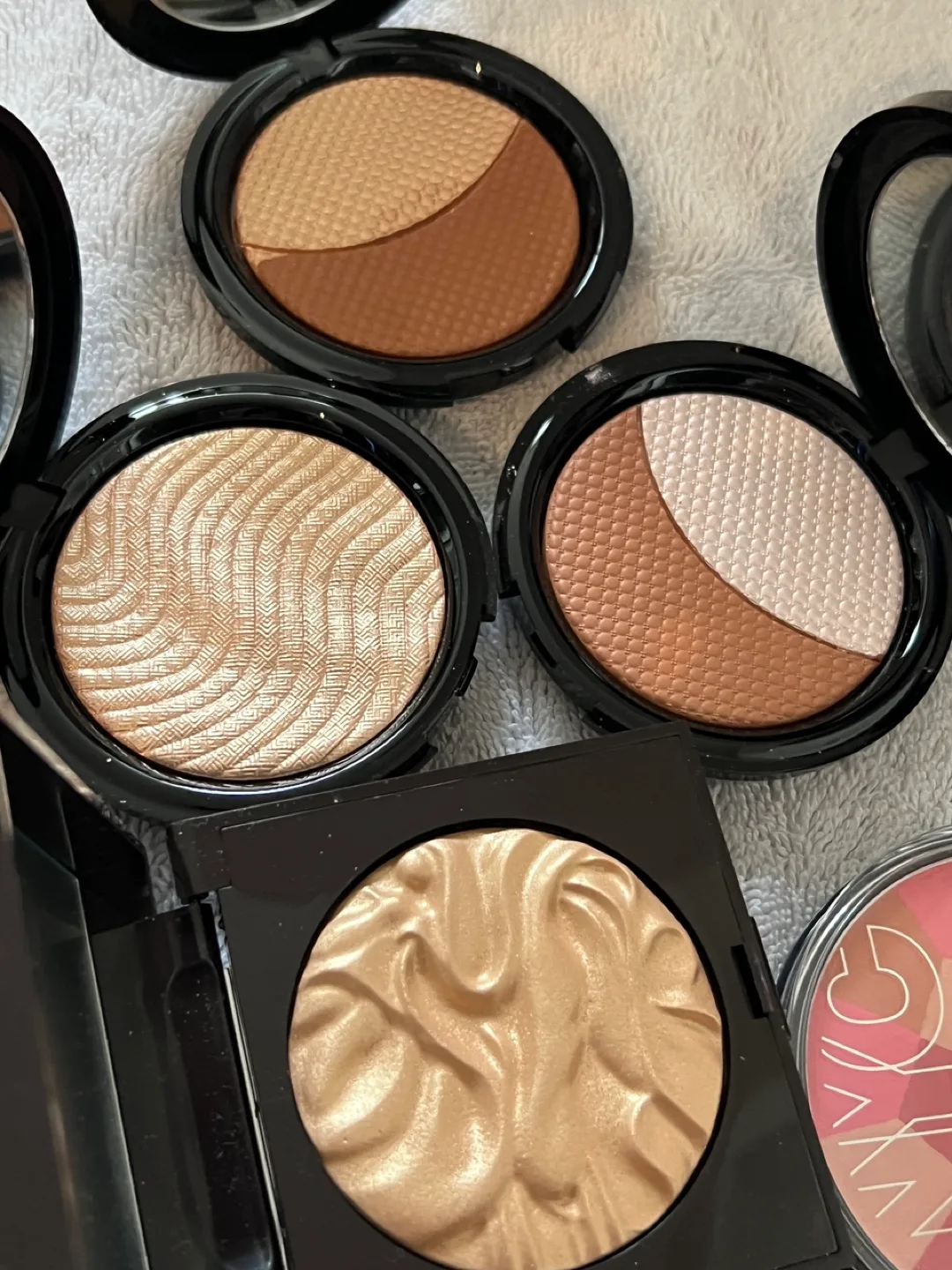 Assorted Brand Makeup bundle image indicator(6)