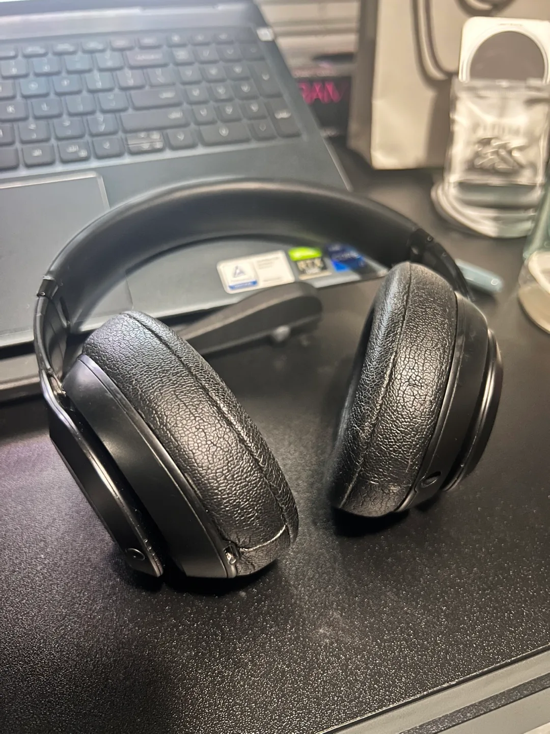 Beats Studio³ (Damaged, But Working) image indicator(3)