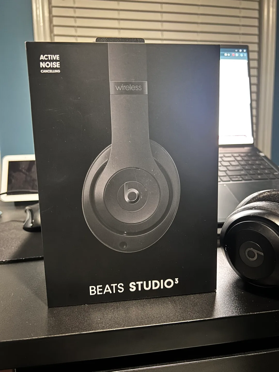 Beats Studio³ (Damaged, But Working) image indicator(10)