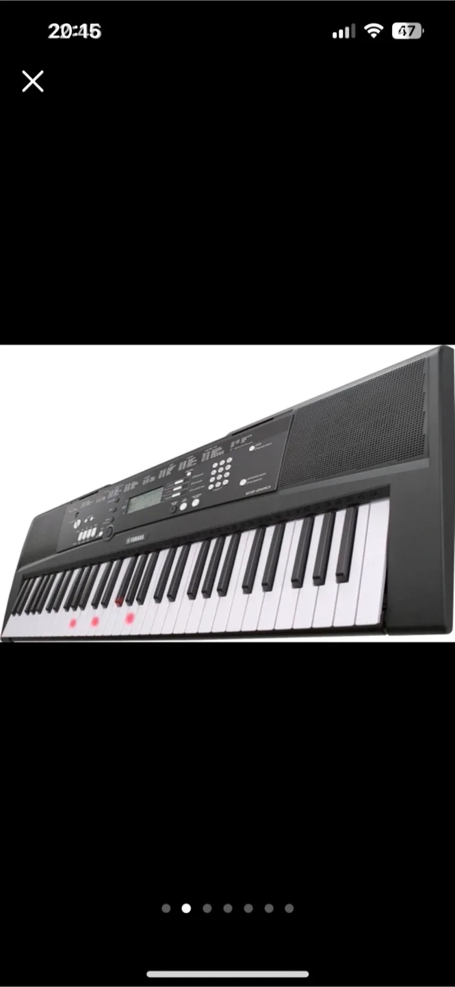 Yamaha EZ-220 Lighted Keyboard Bundle with Yamaha Accessories image indicator(2)