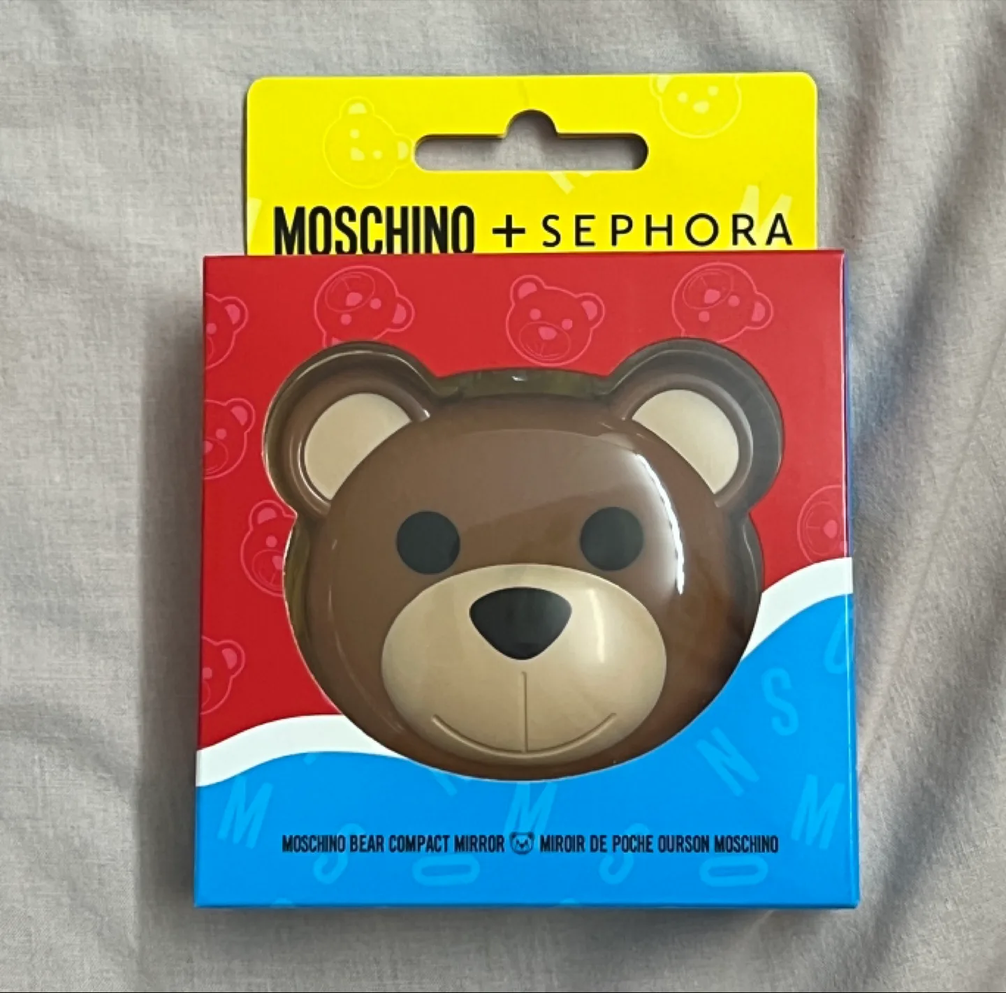 Moschino X Sephora compact mirror and highlighter image indicator(3)