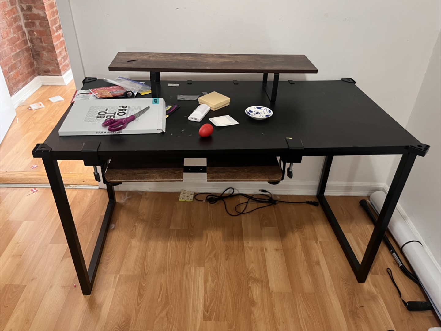 Black Desk