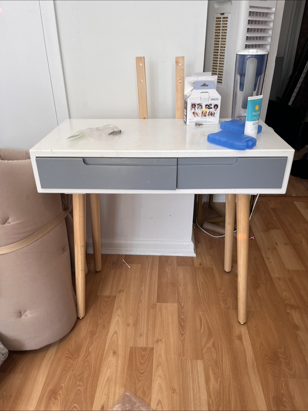 Modern Vanity Table (no mirror)
