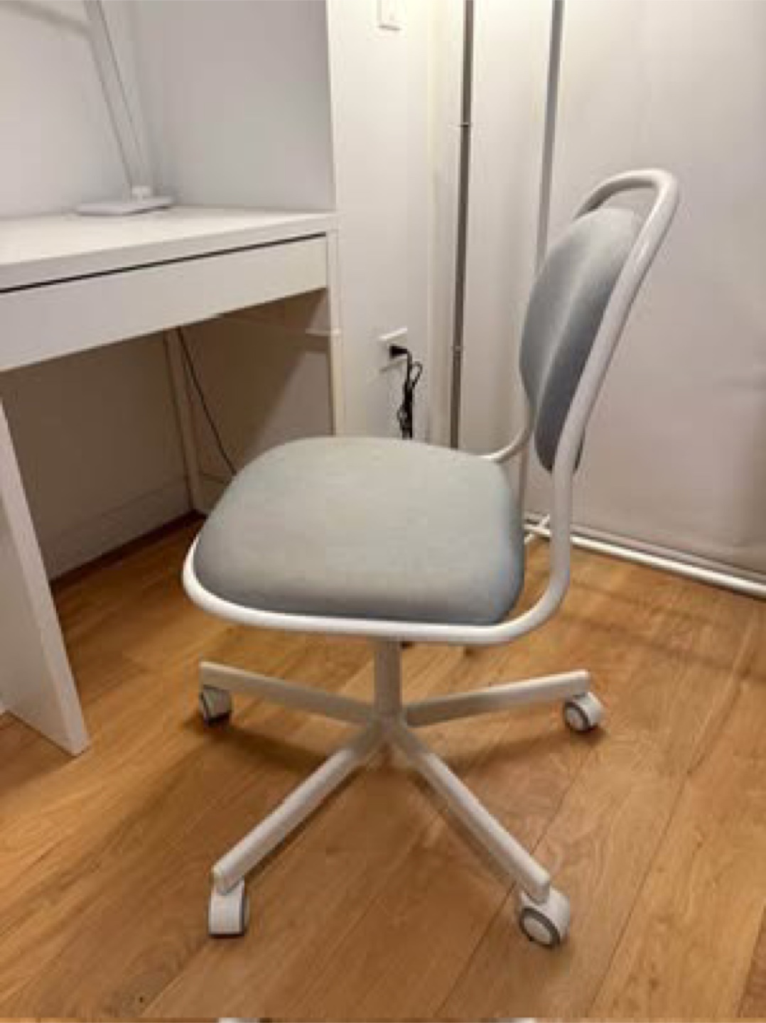 White Desk with Gray Chair - photo 3