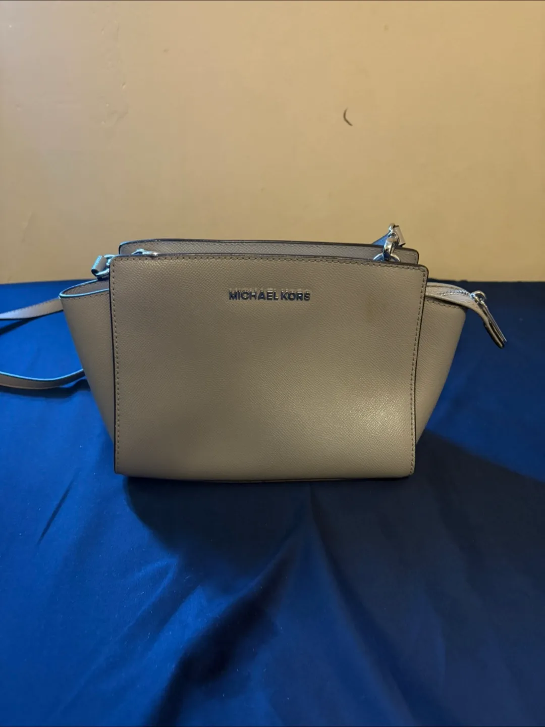 Michael Kors Crossbody Bag thumbnail