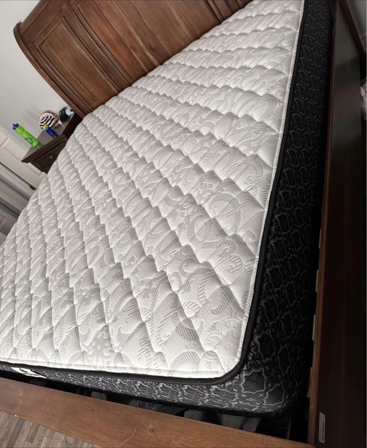 King Mattress - Kingsdown 10 yr warranty - photo 2