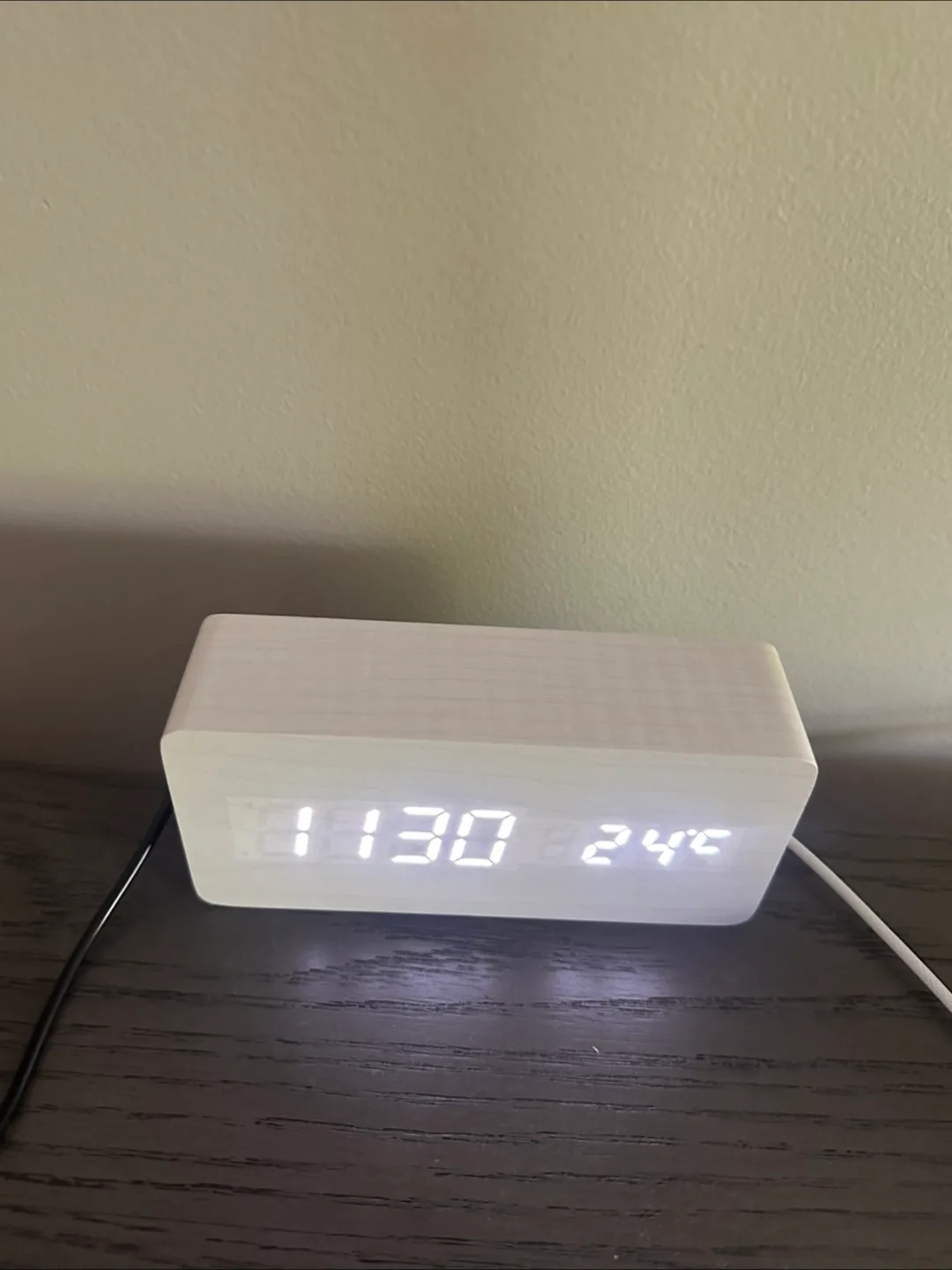Digital Wood Grain Clock thumbnail