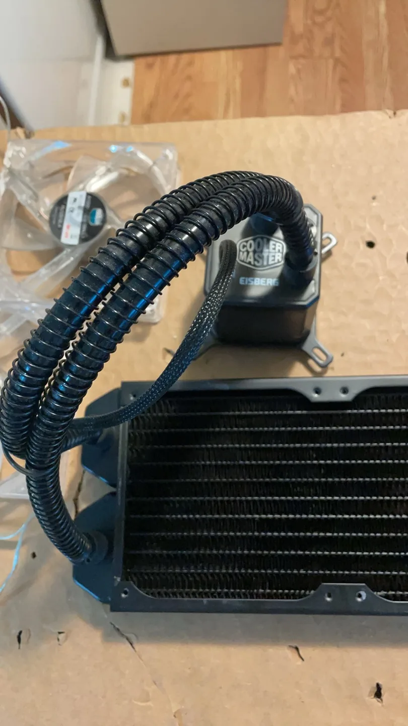 Cooler Master Eisberg Water Cooler thumbnail